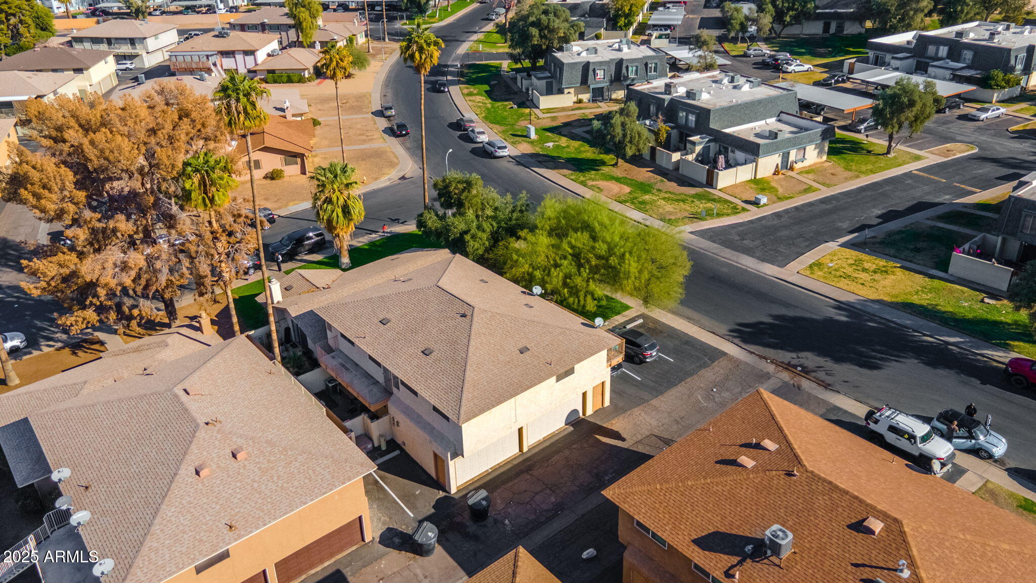 3301 W HARMONT Drive