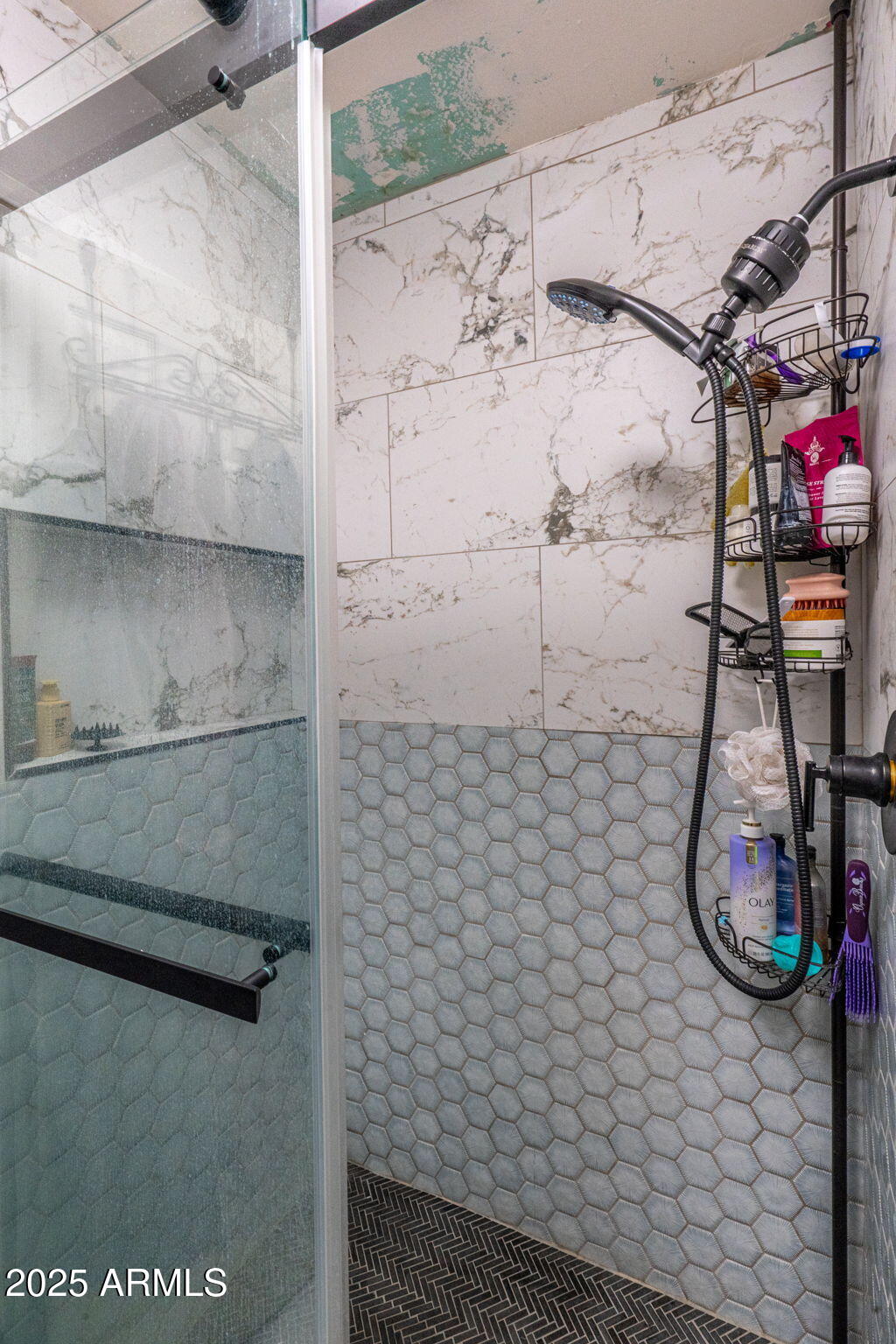 3301 W HARMONT Drive