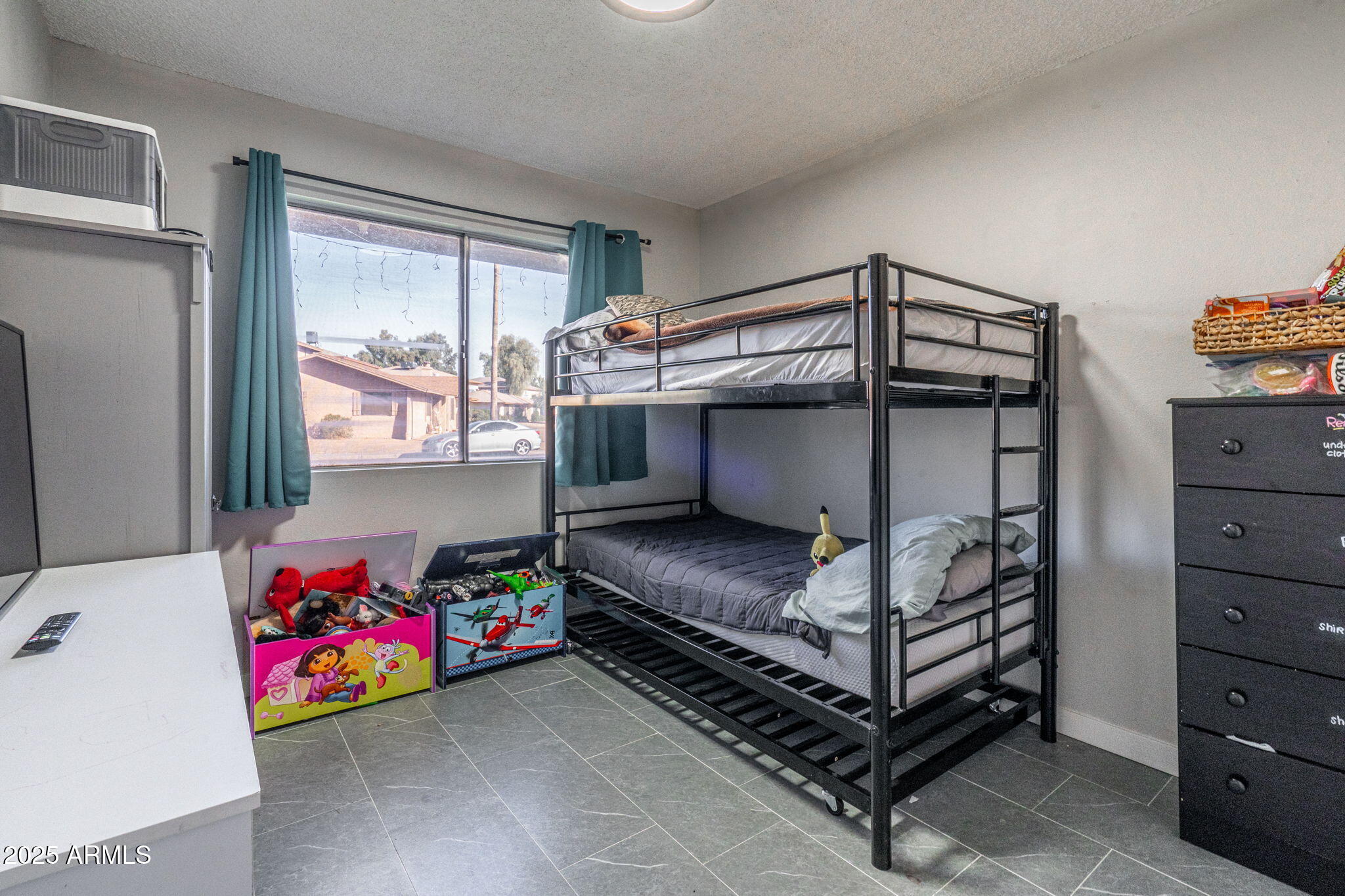 3301 W HARMONT Drive