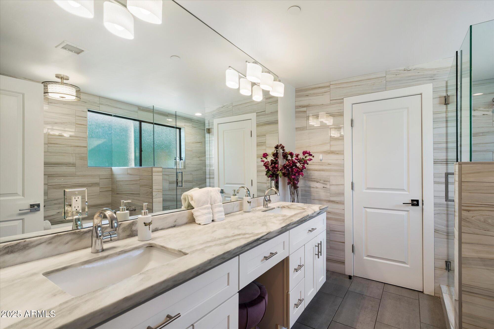 8608 E PALO VERDE Drive