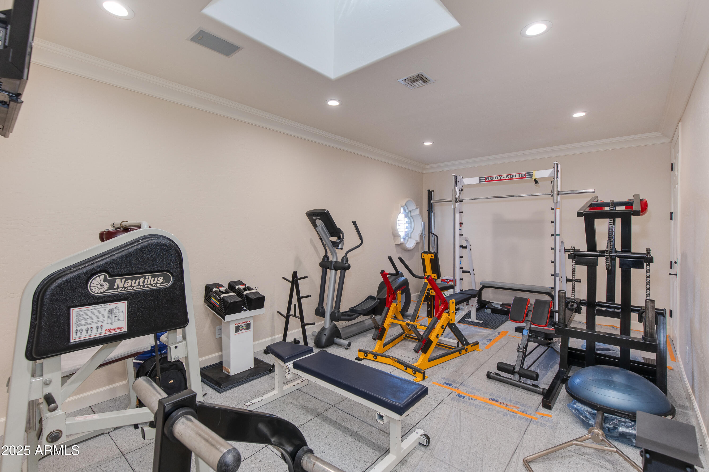 3137 E MARYLAND Avenue