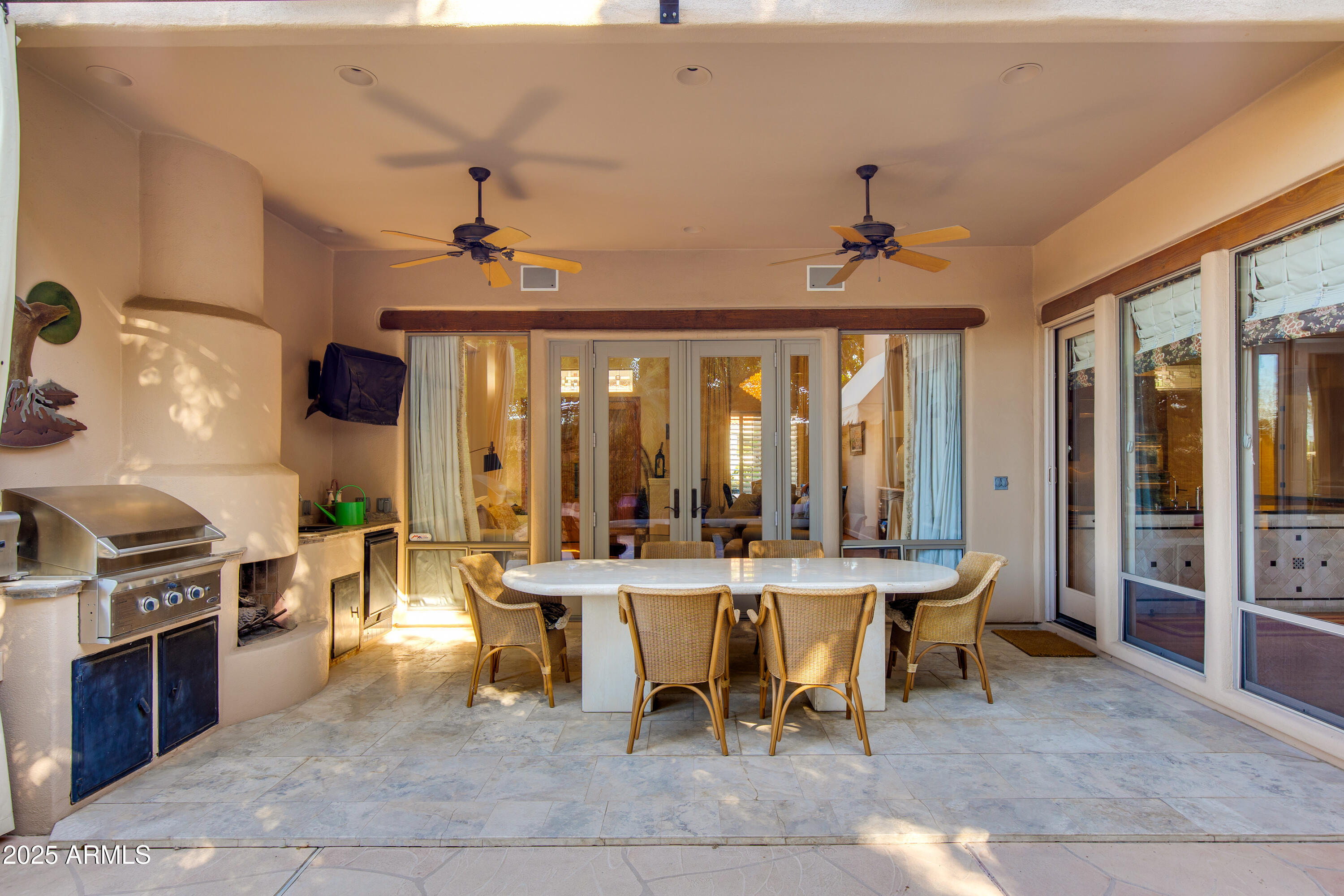 3137 E MARYLAND Avenue