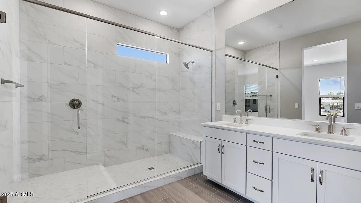 5010 E ANDERSON Drive