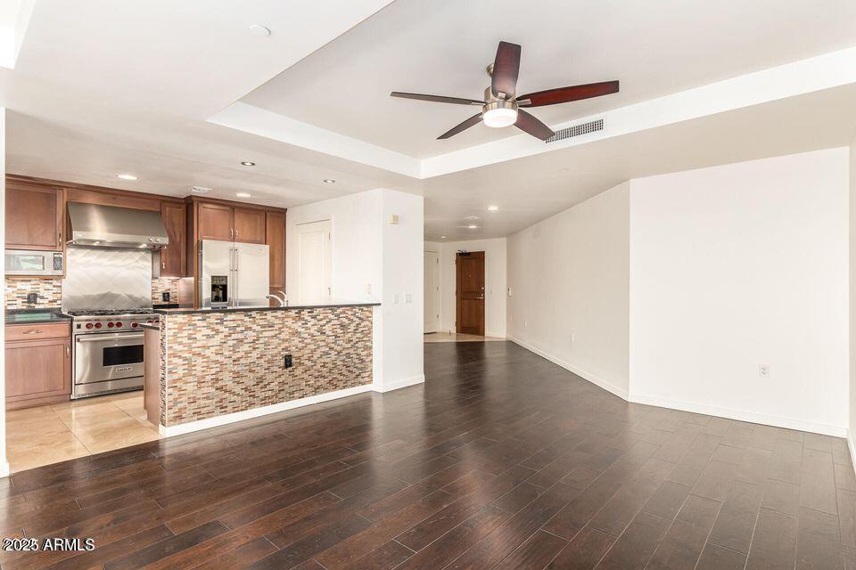 6803 E MAIN Street 3307