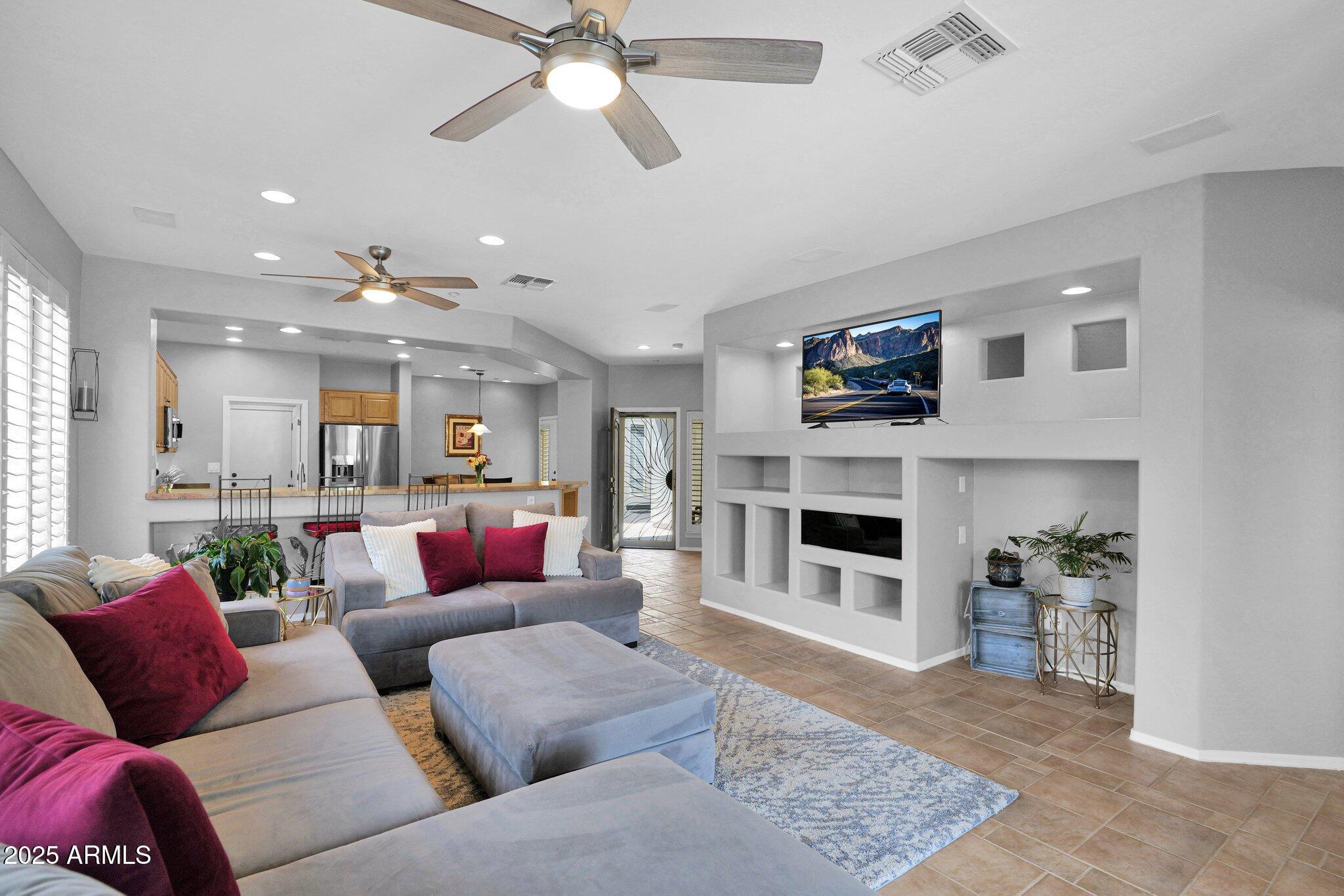 2452 W Muirfield Drive