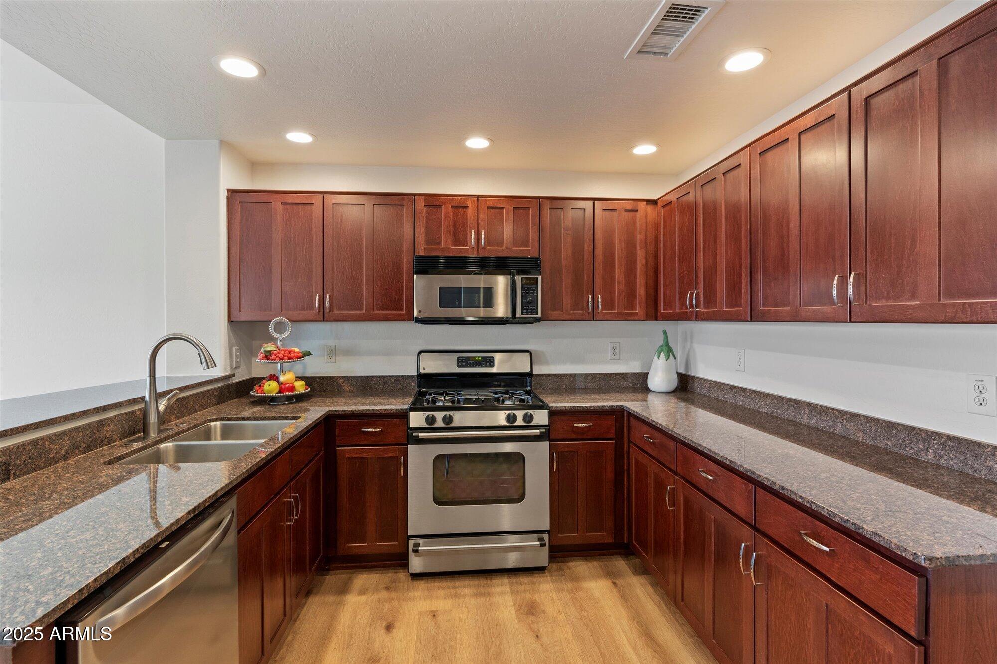 19700 N 76TH Street 2169