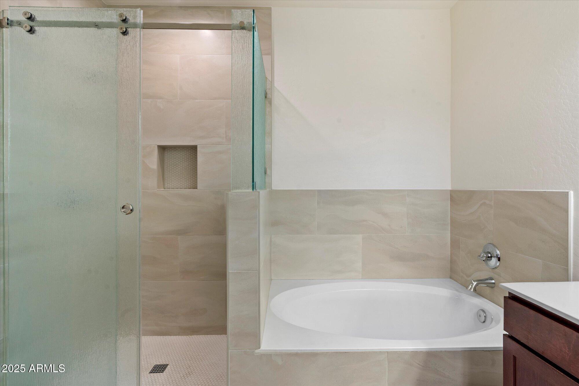 19700 N 76TH Street 2169