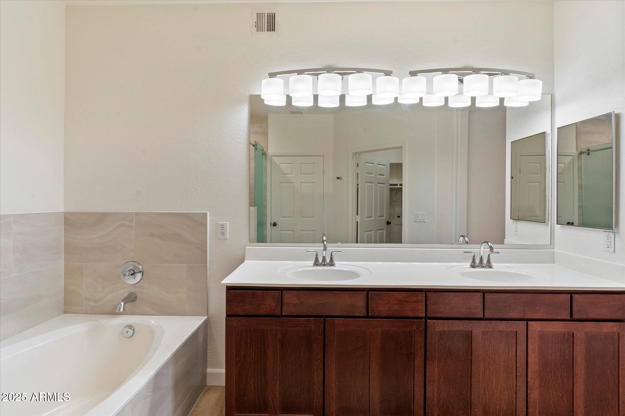 19700 N 76TH Street 2169