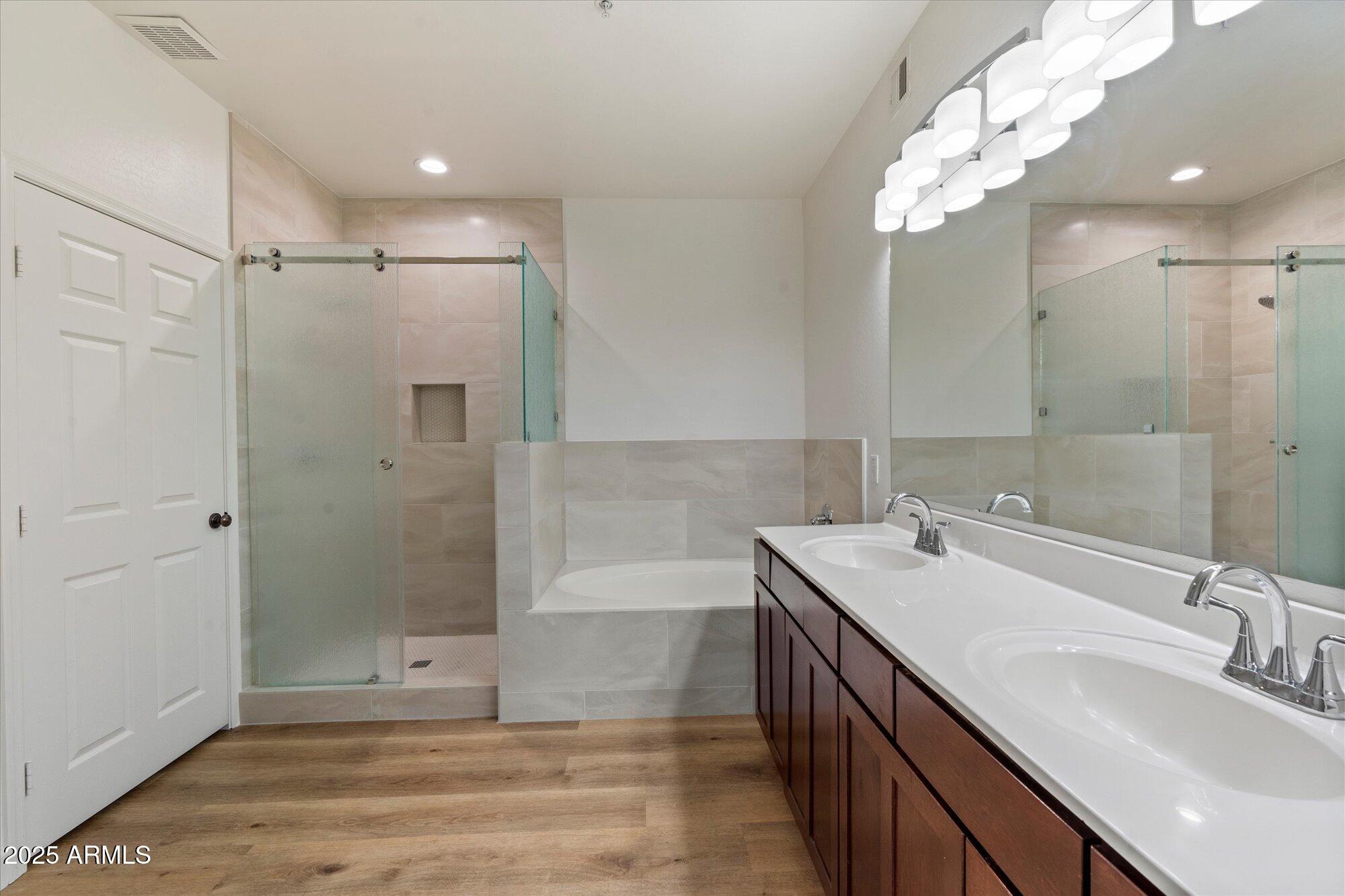 19700 N 76TH Street 2169