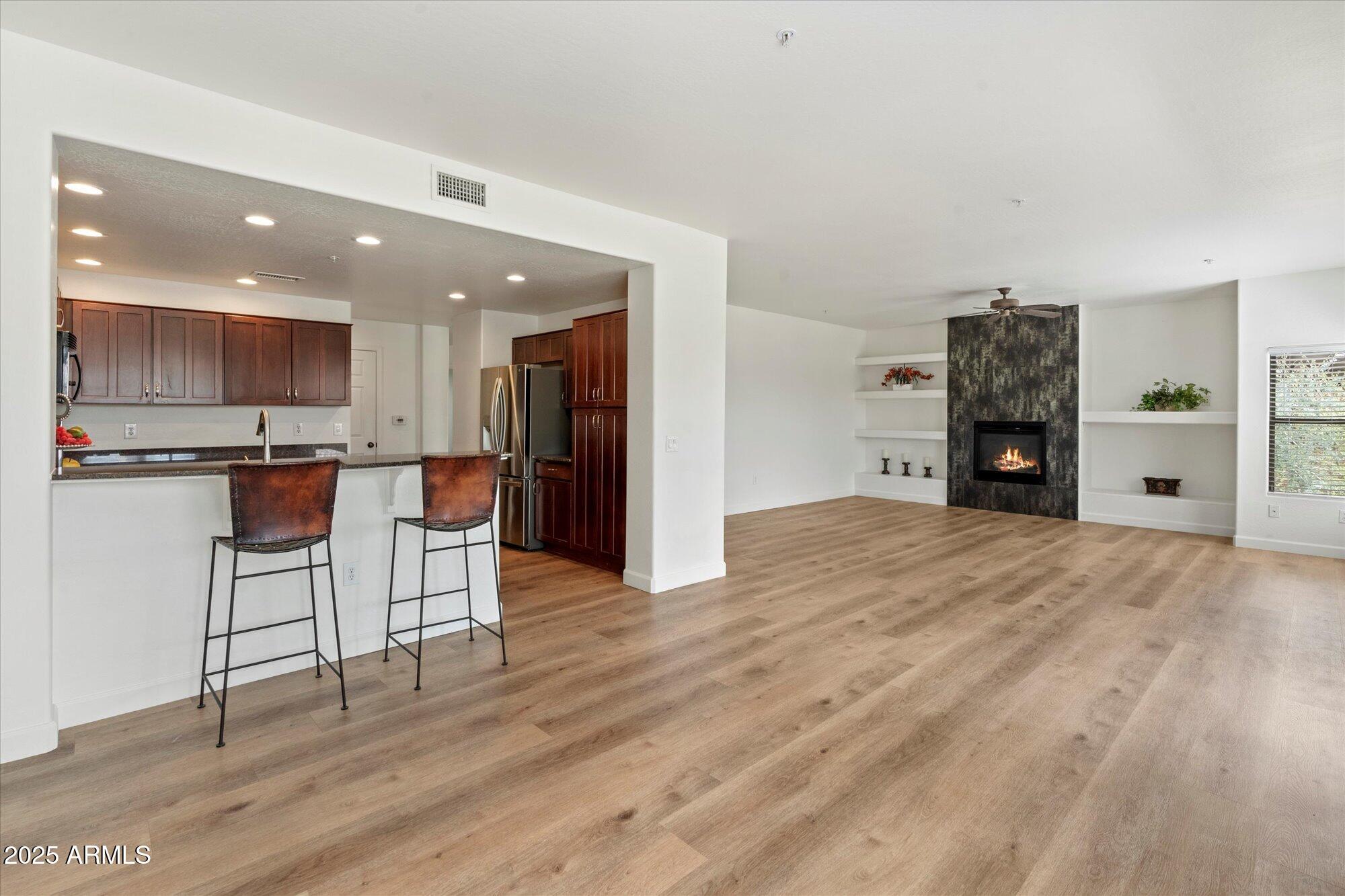 19700 N 76TH Street 2169