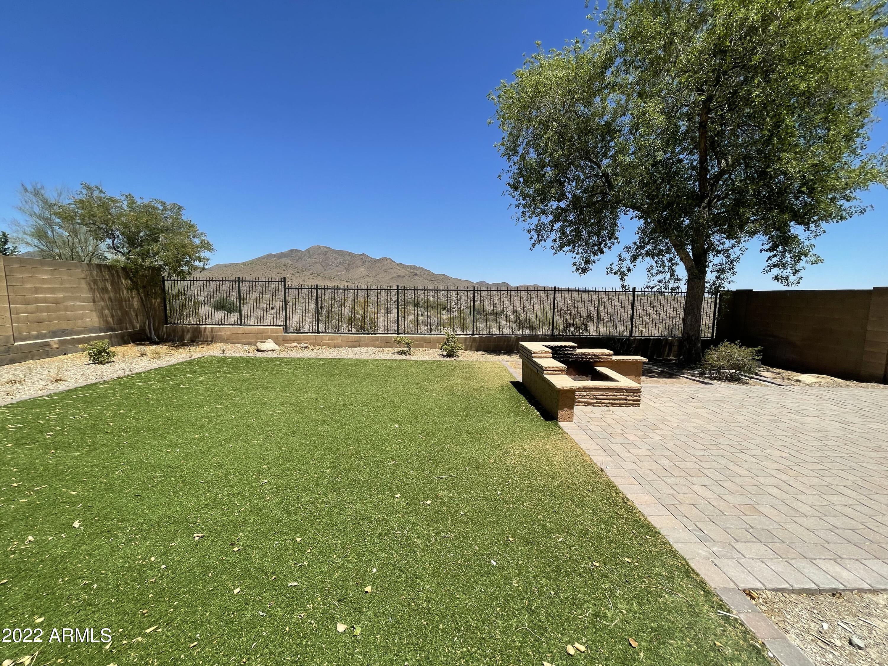 42931 N LIVINGSTONE Way
