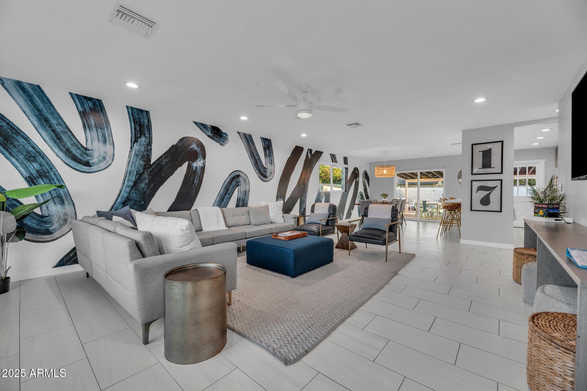 8243 E MONTECITO Avenue