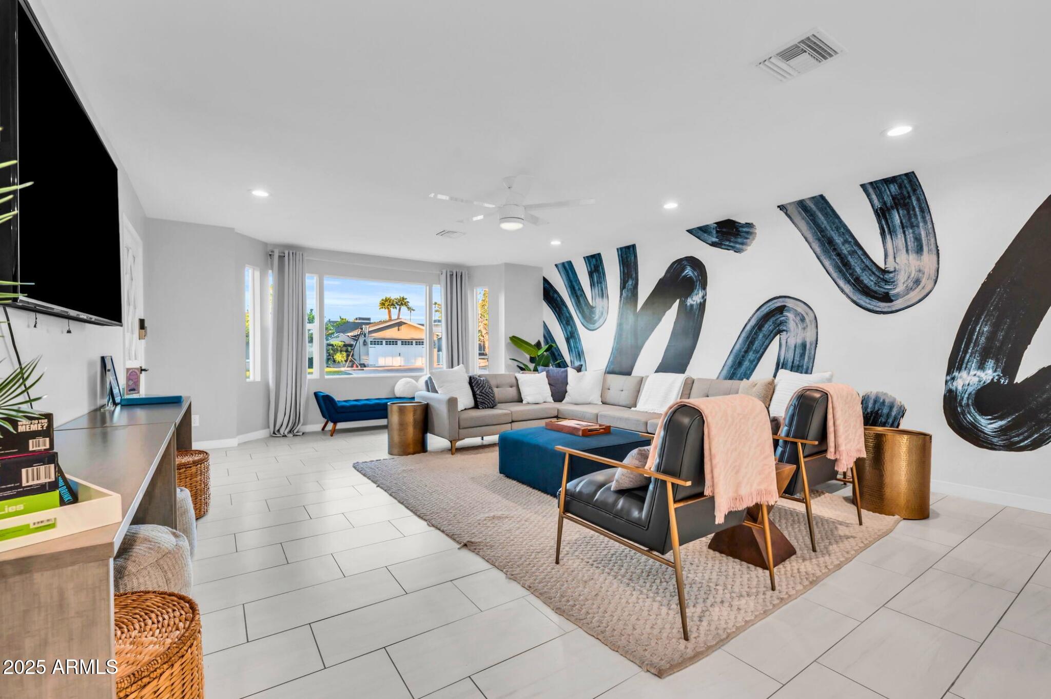 8243 E MONTECITO Avenue