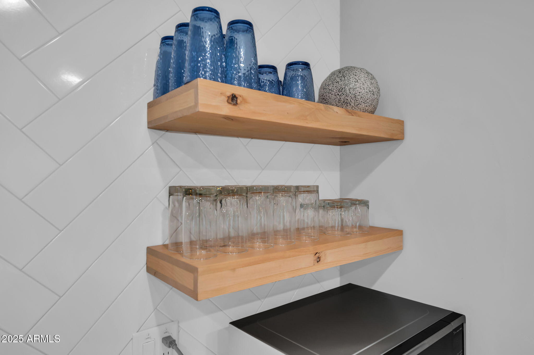 8243 E MONTECITO Avenue