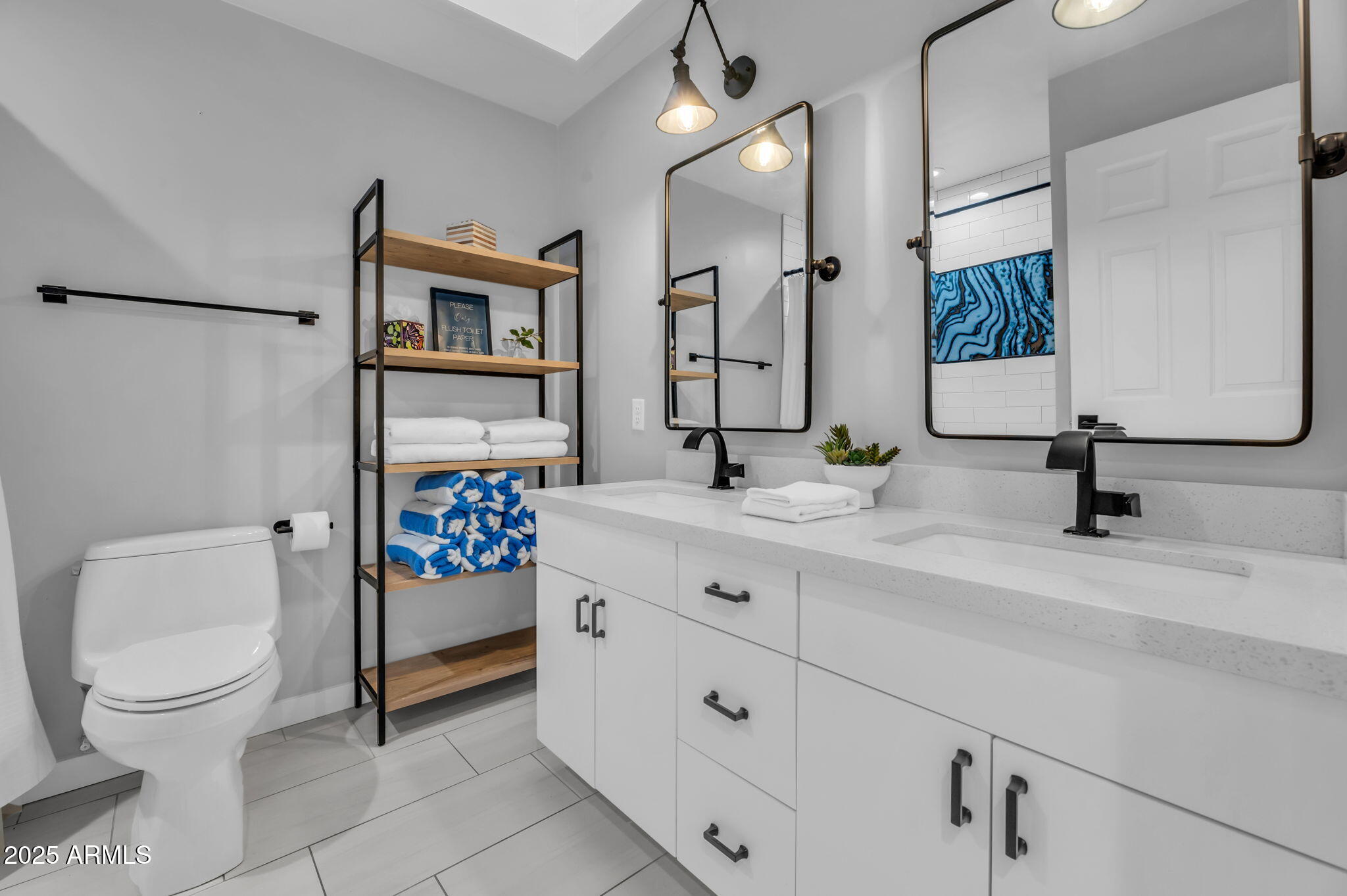 8243 E MONTECITO Avenue