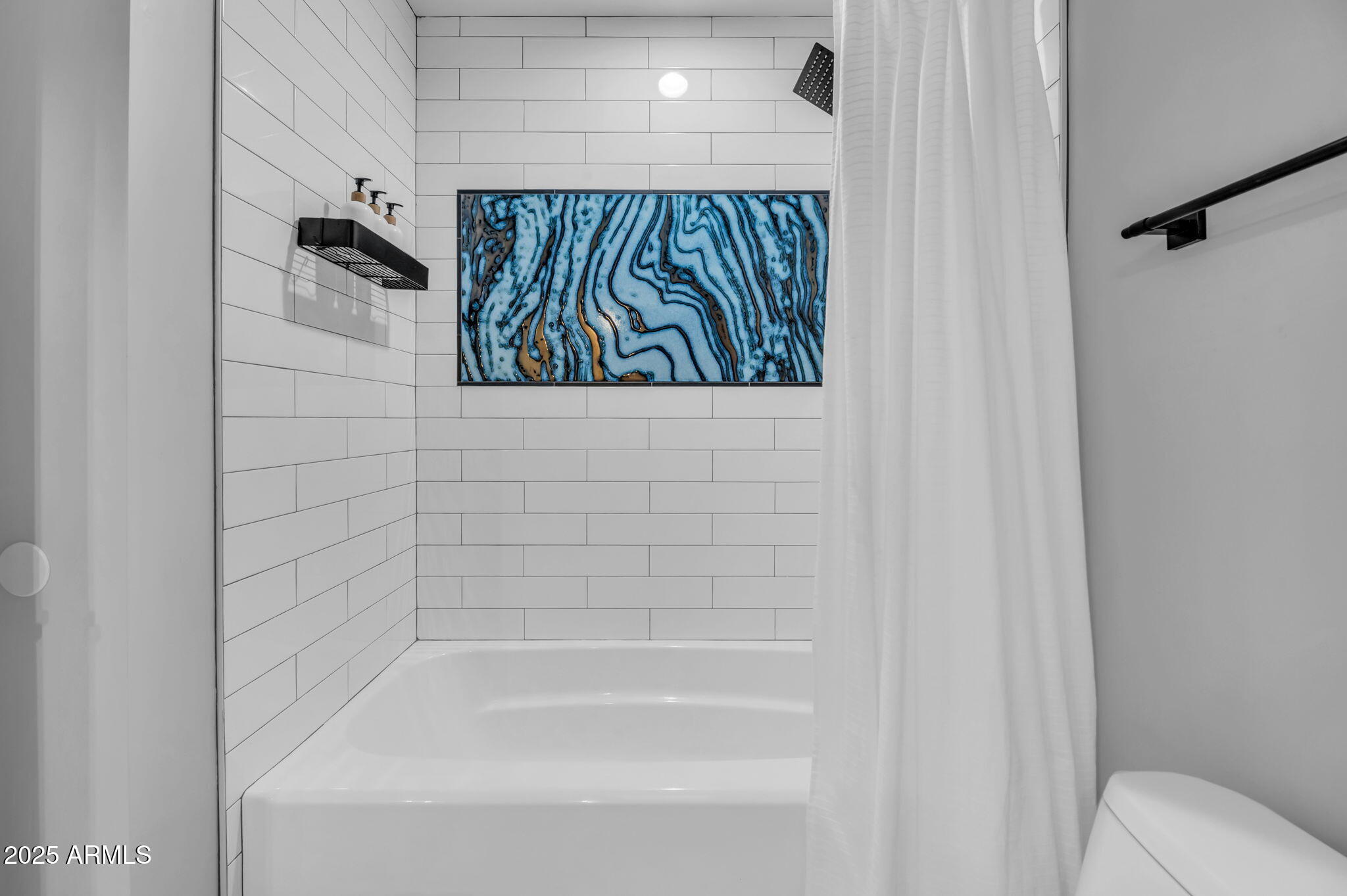 8243 E MONTECITO Avenue