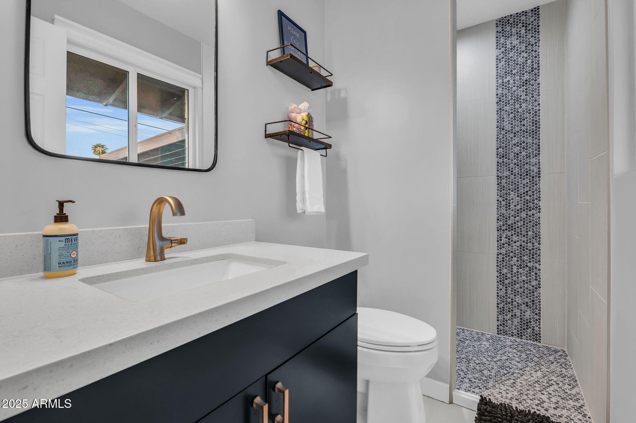 8243 E MONTECITO Avenue