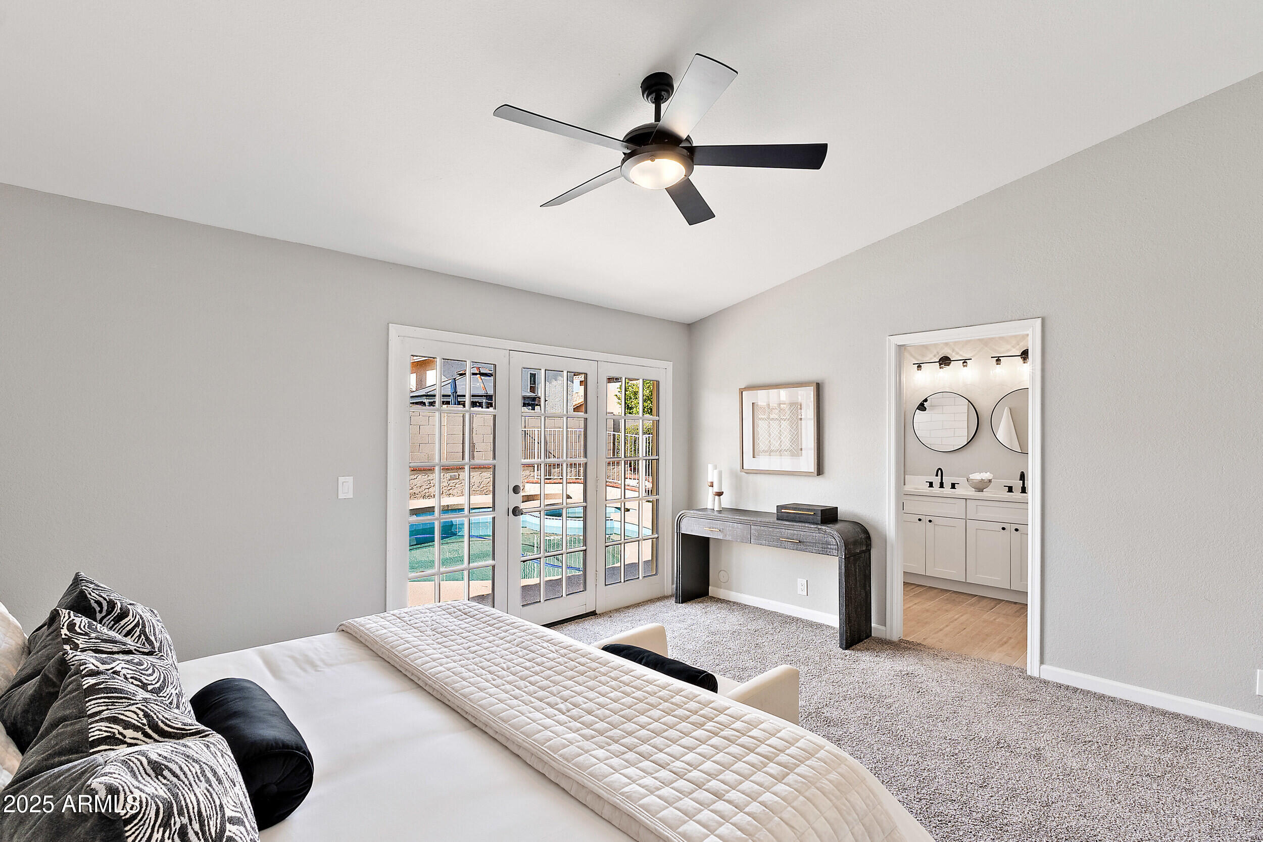 7108 W CORRINE Drive