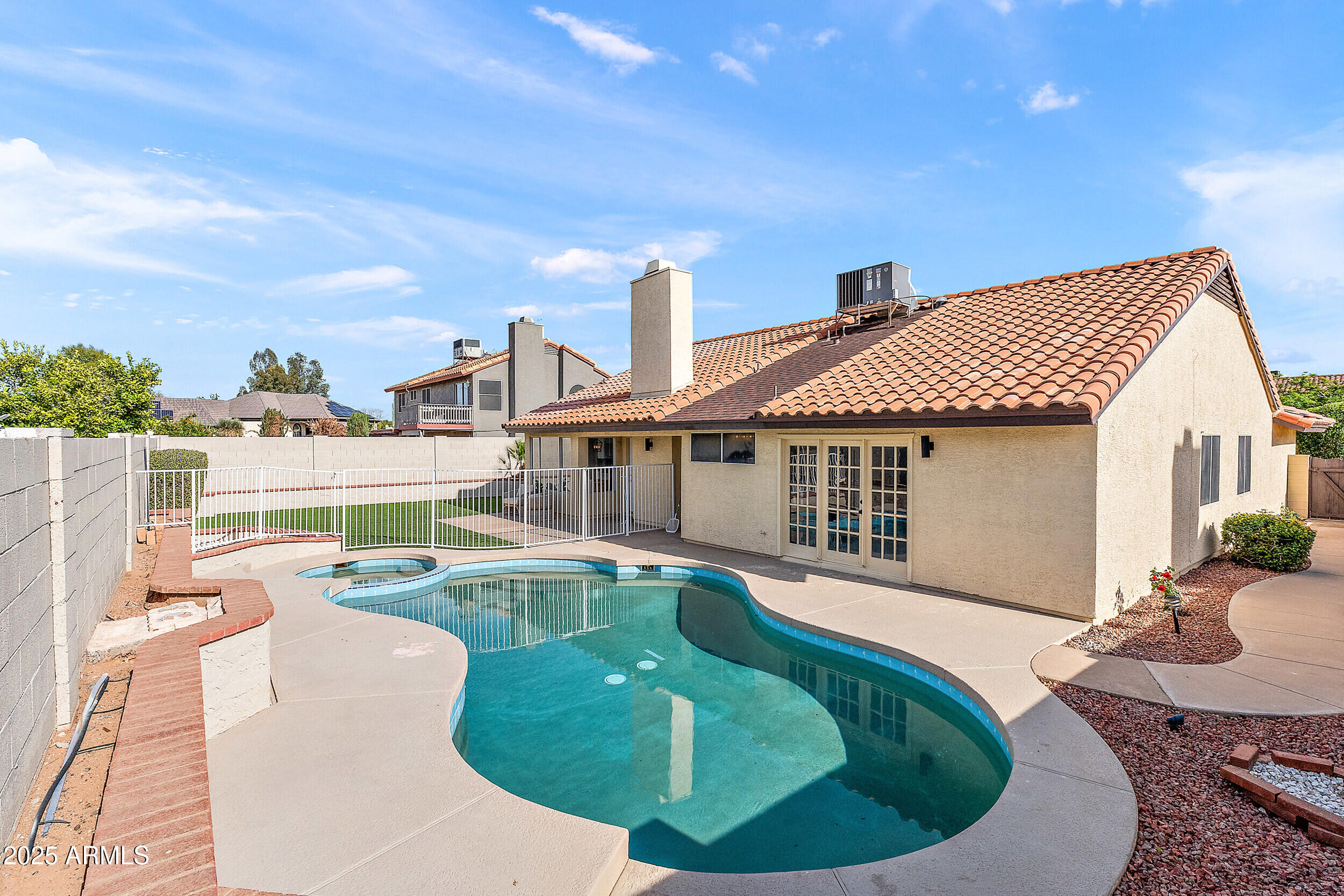 7108 W CORRINE Drive