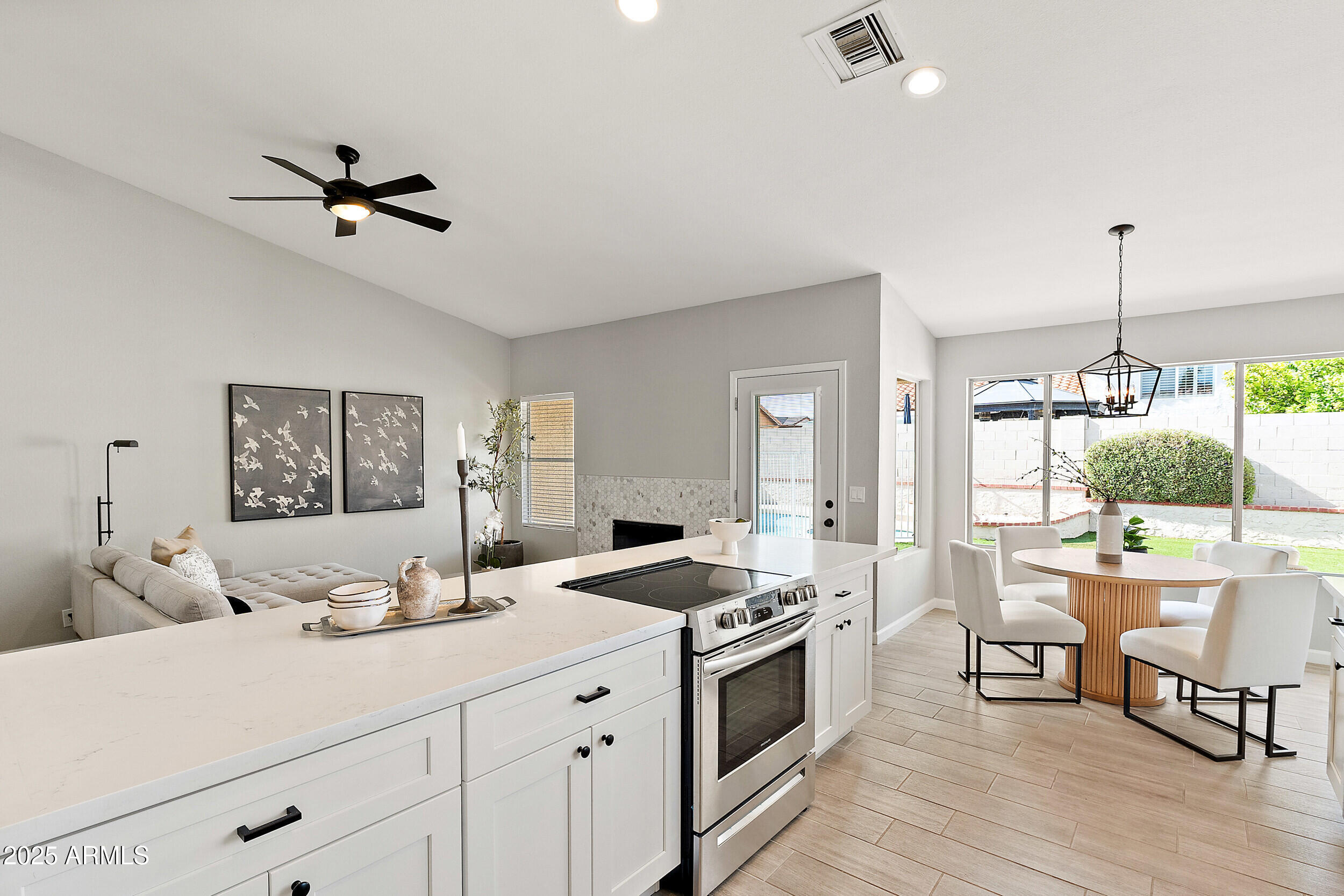 7108 W CORRINE Drive