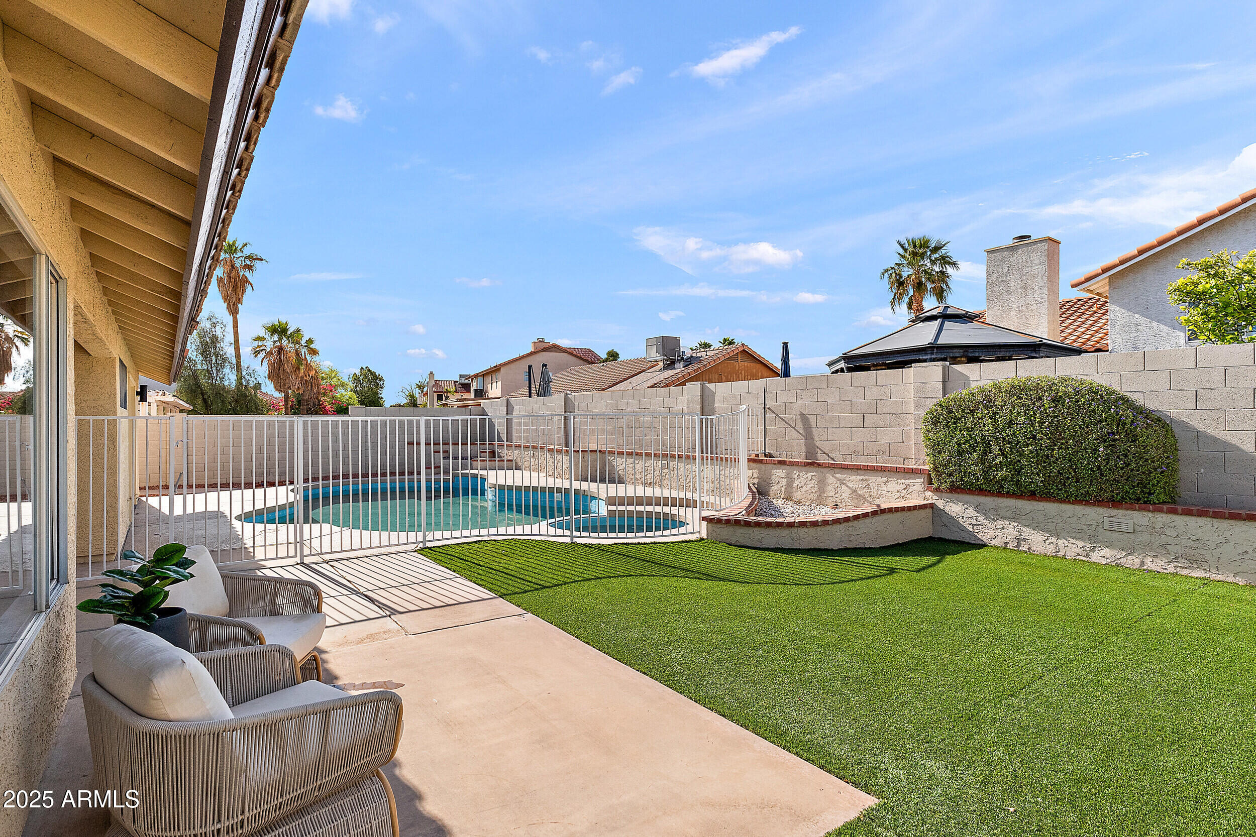 7108 W CORRINE Drive