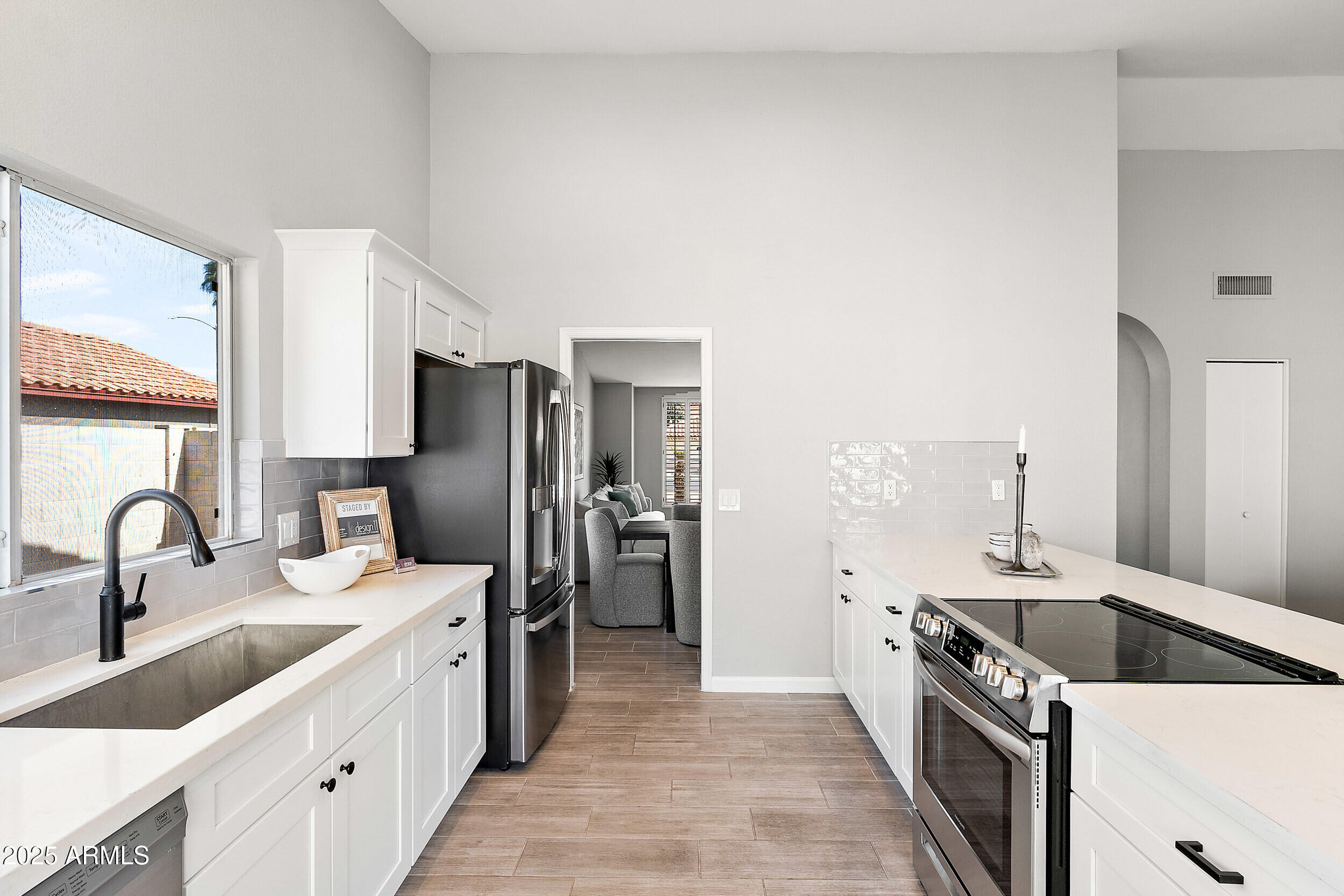 7108 W CORRINE Drive