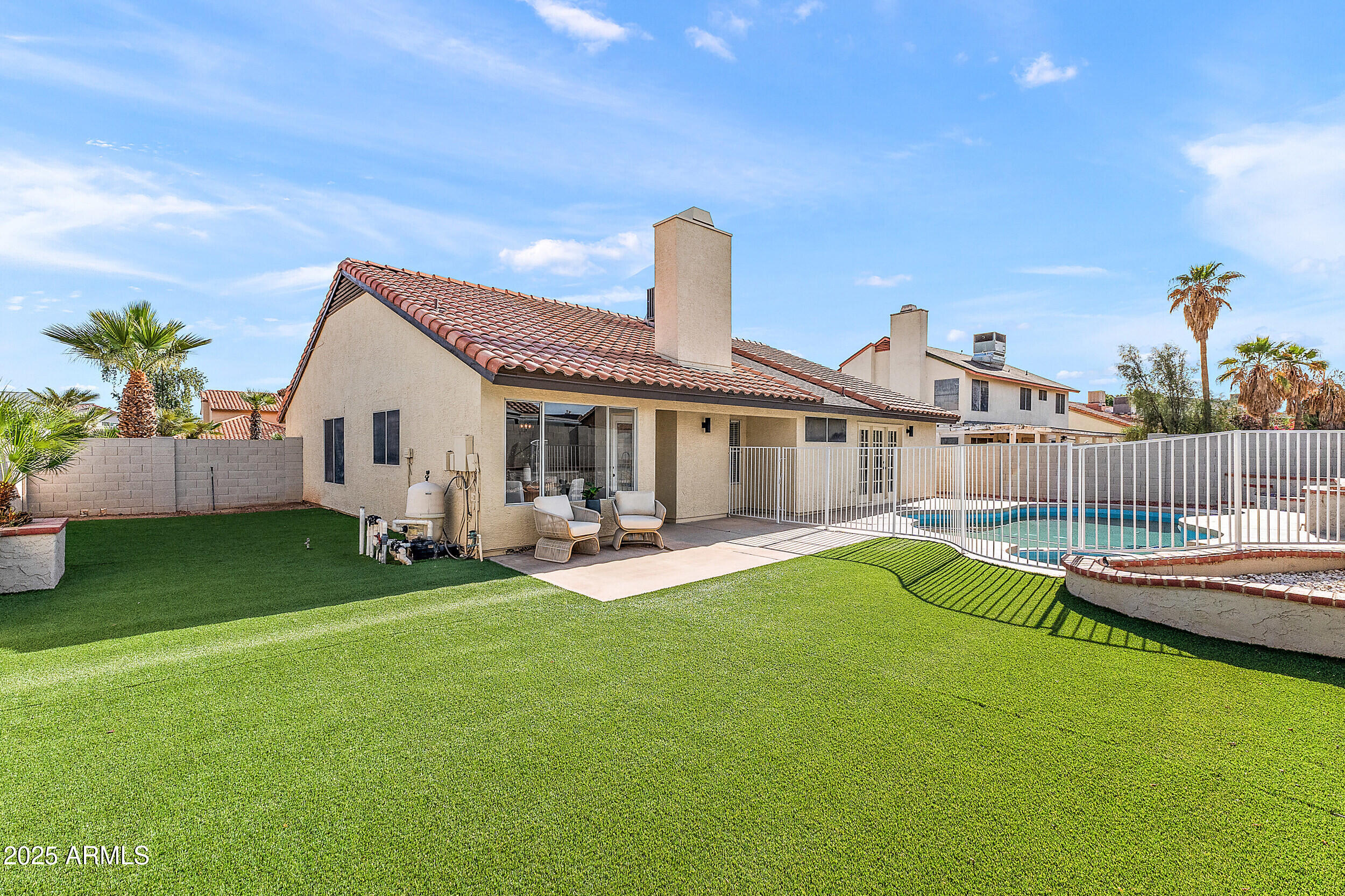 7108 W CORRINE Drive