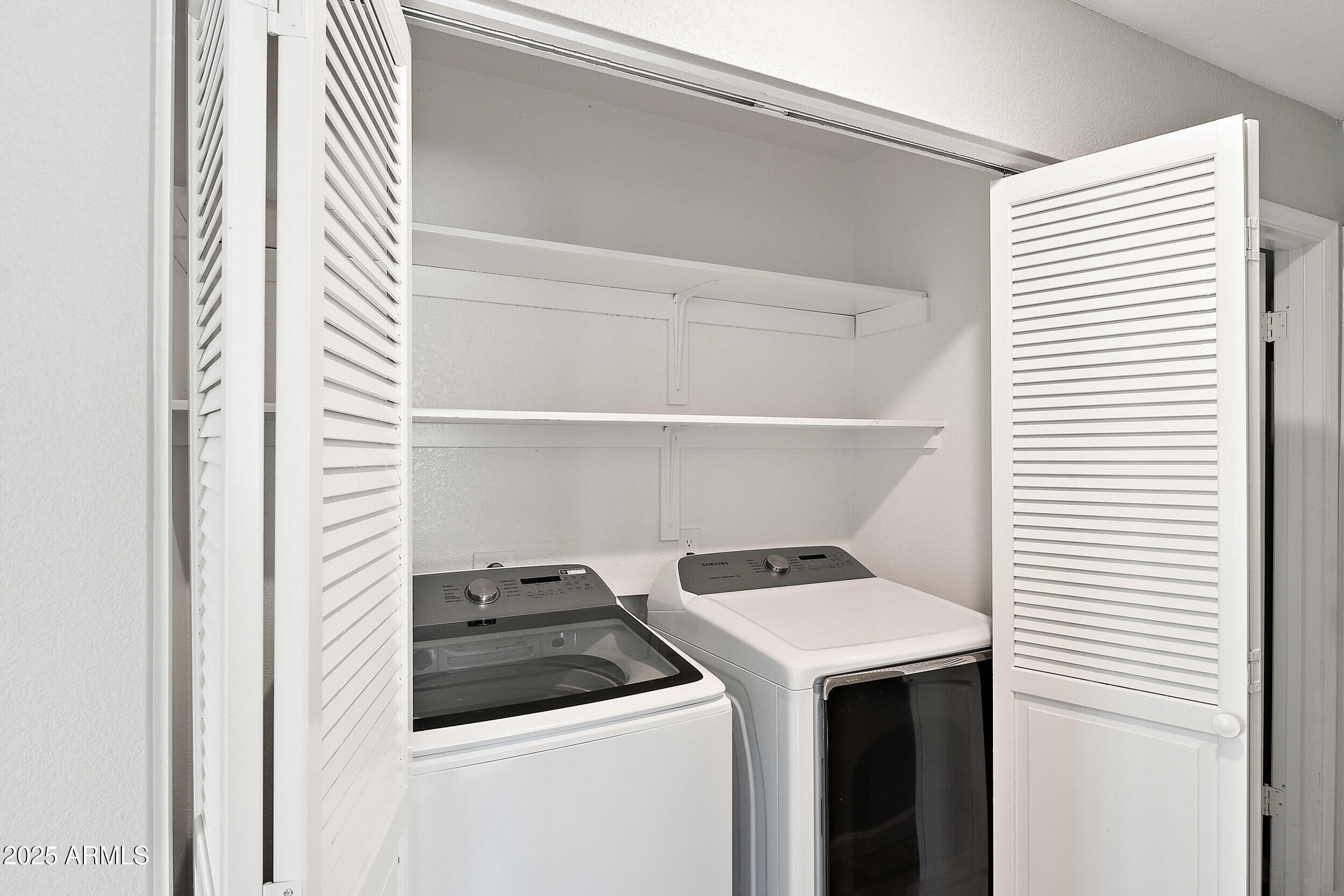 7108 W CORRINE Drive