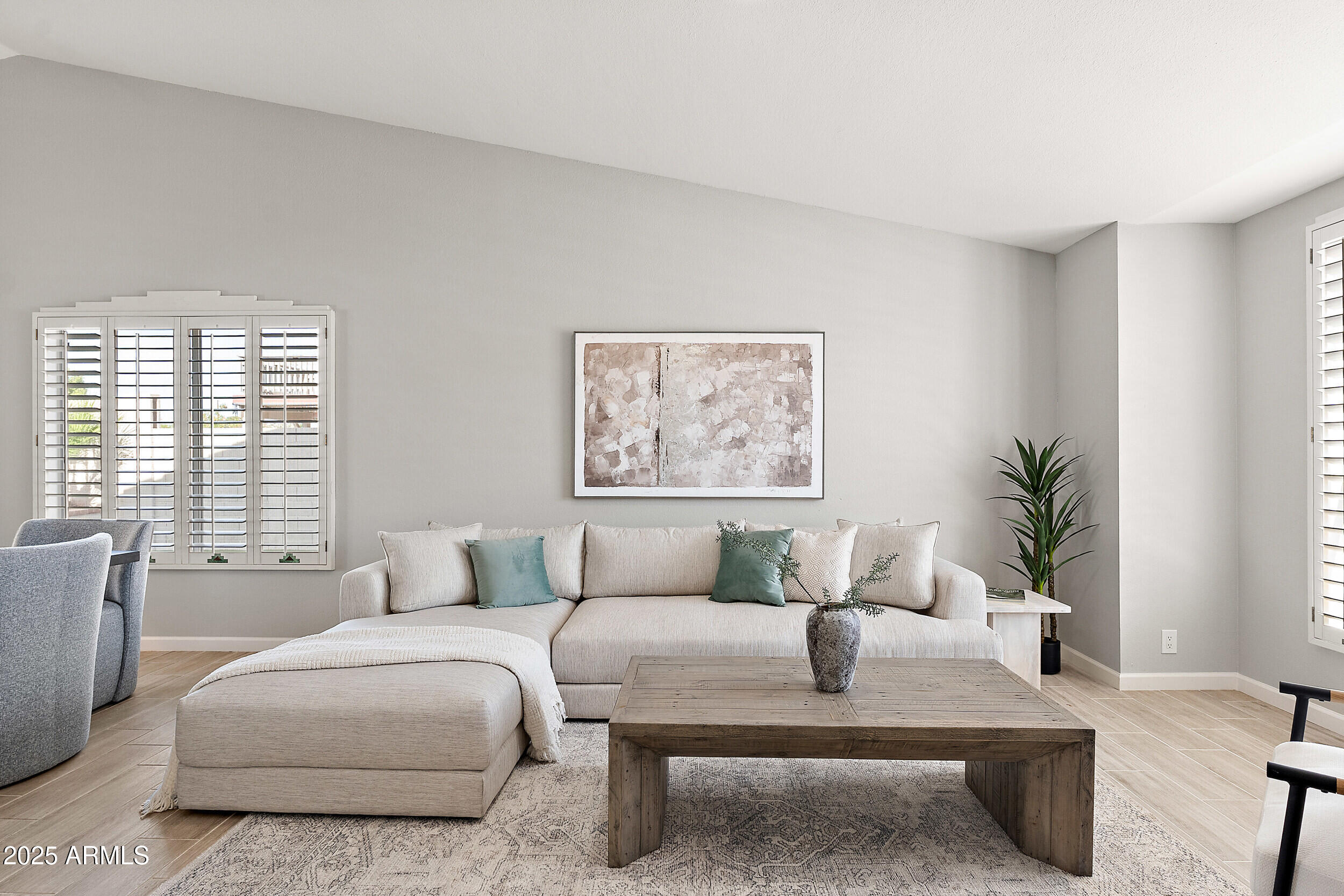 7108 W CORRINE Drive