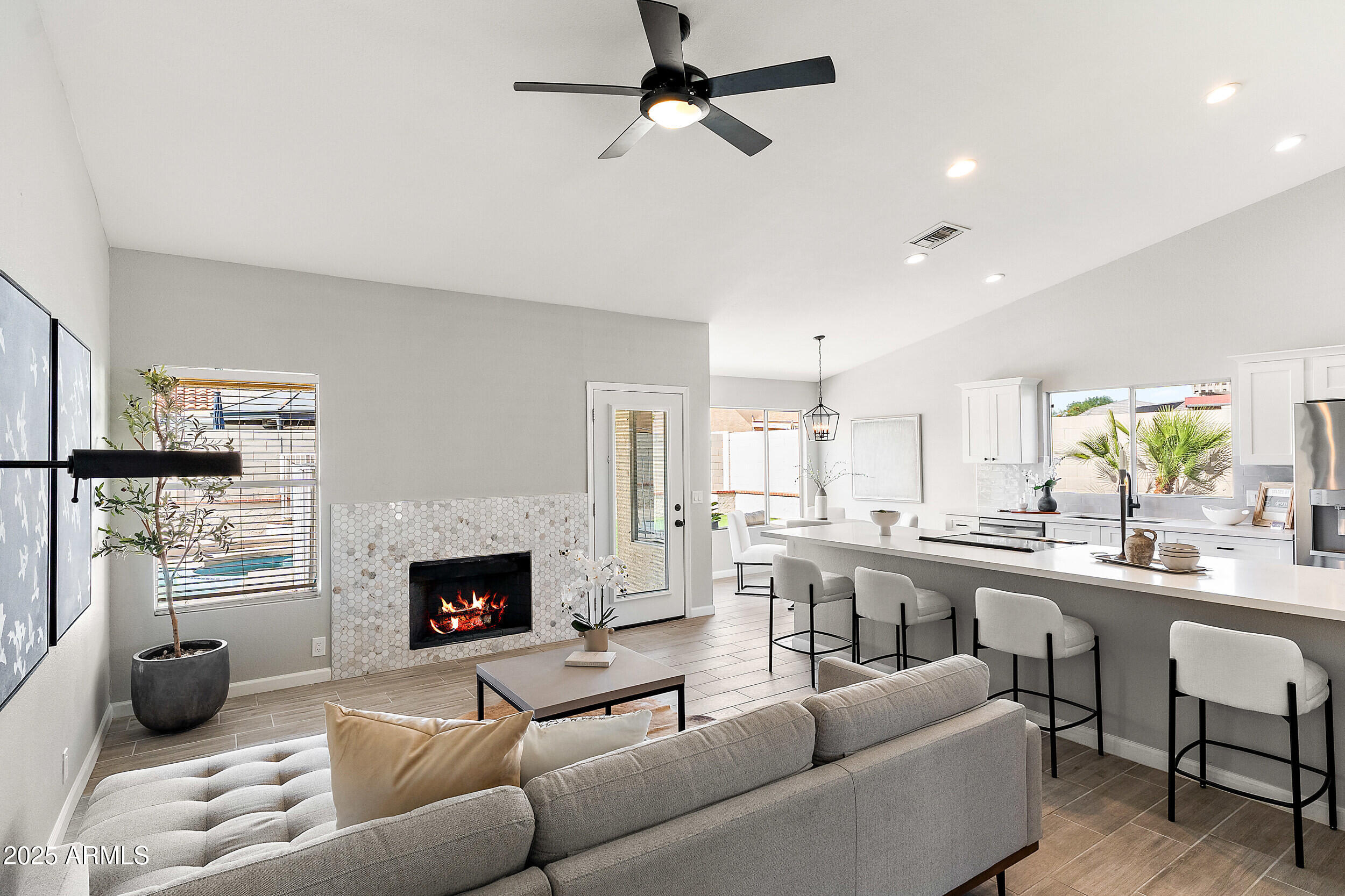 7108 W CORRINE Drive