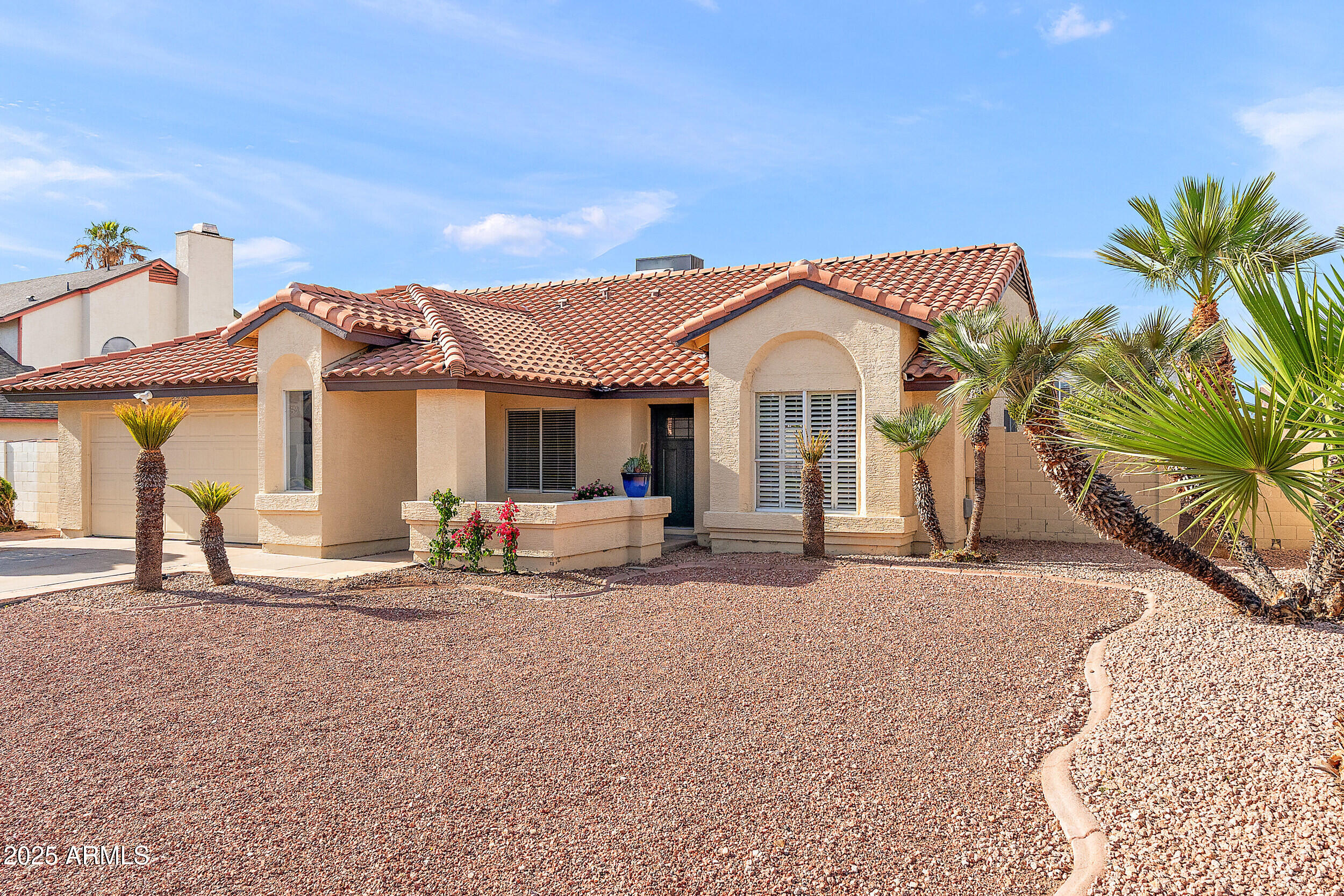 7108 W CORRINE Drive