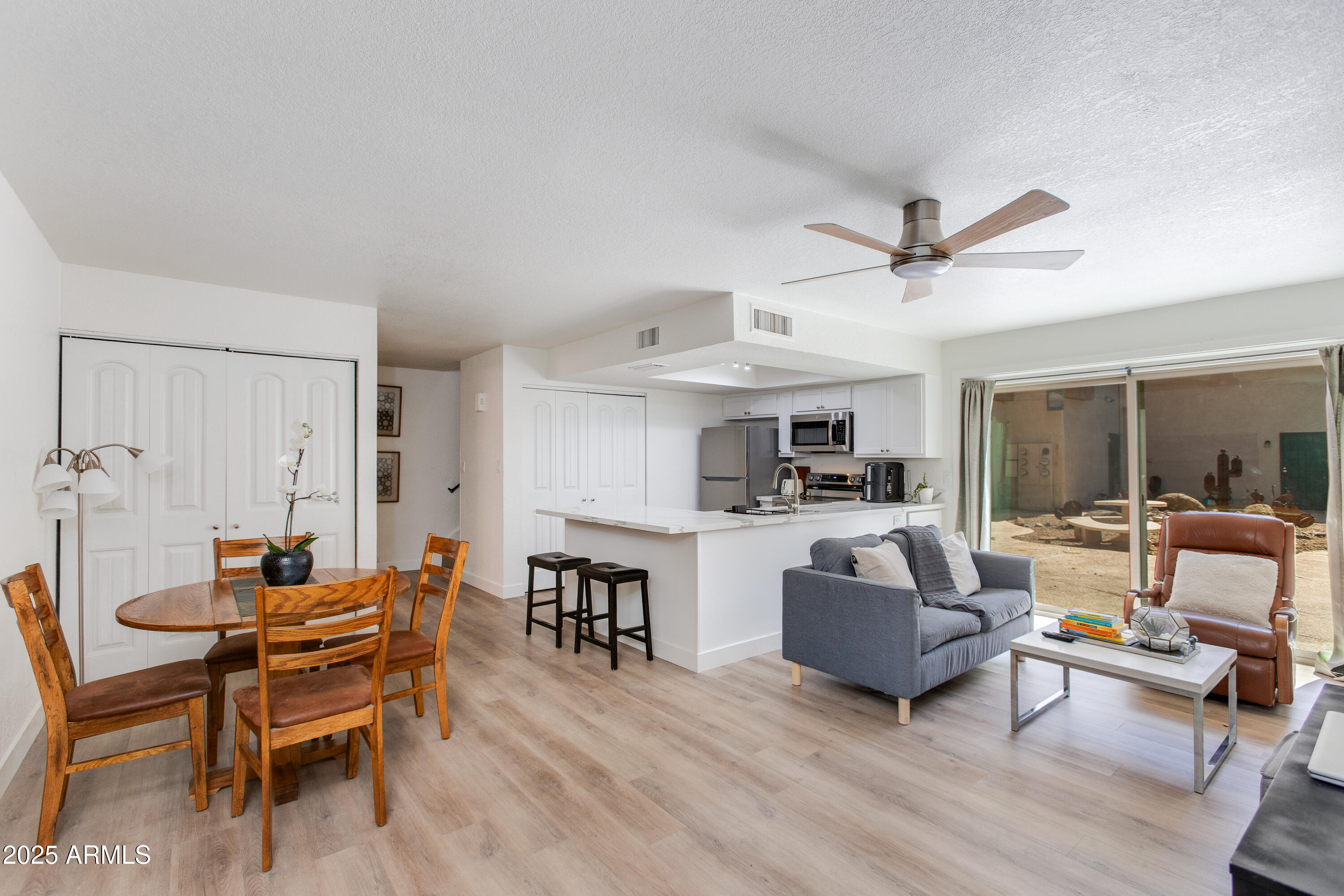 2021 E OSBORN Road 9