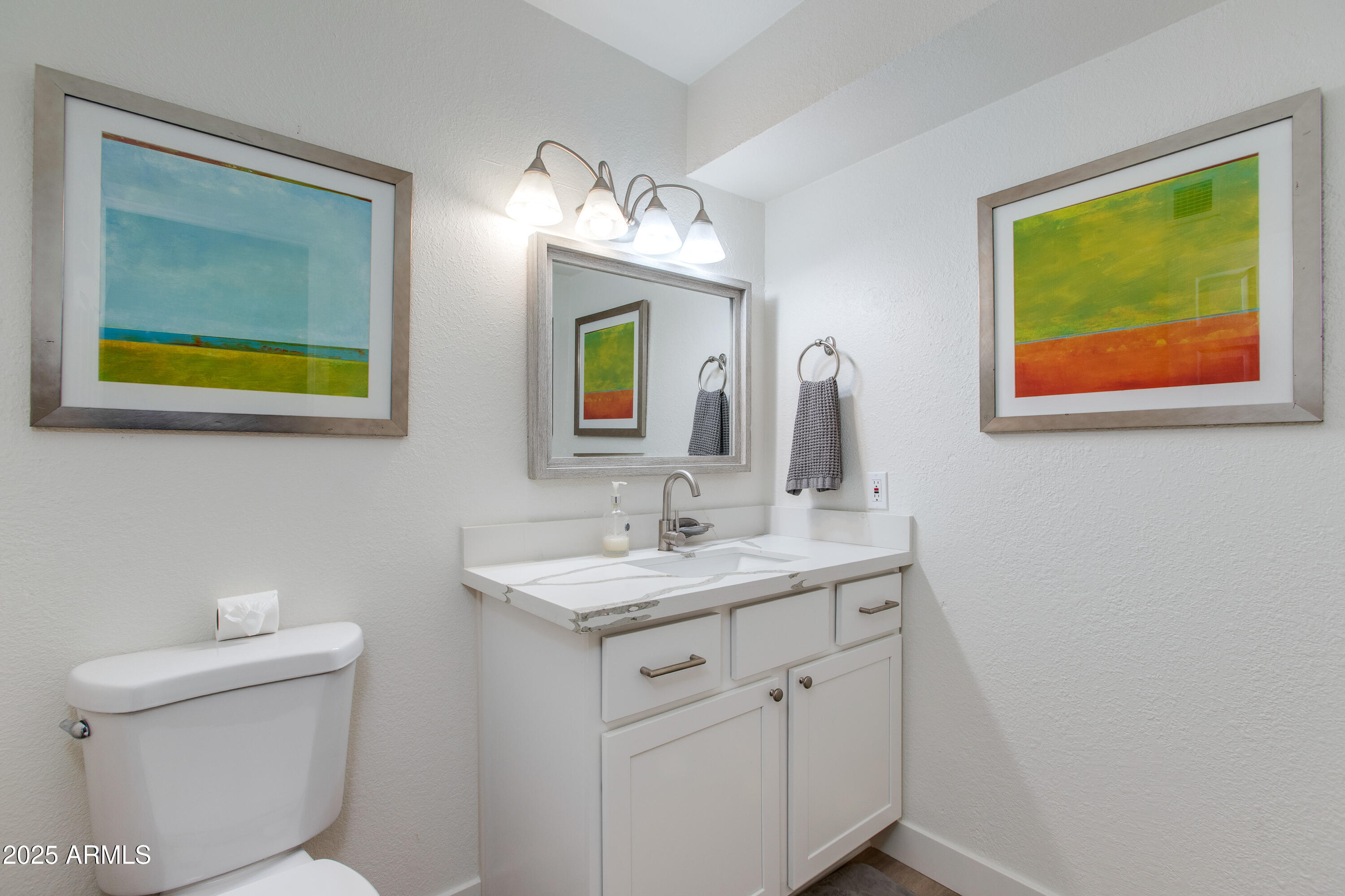 2021 E OSBORN Road 9