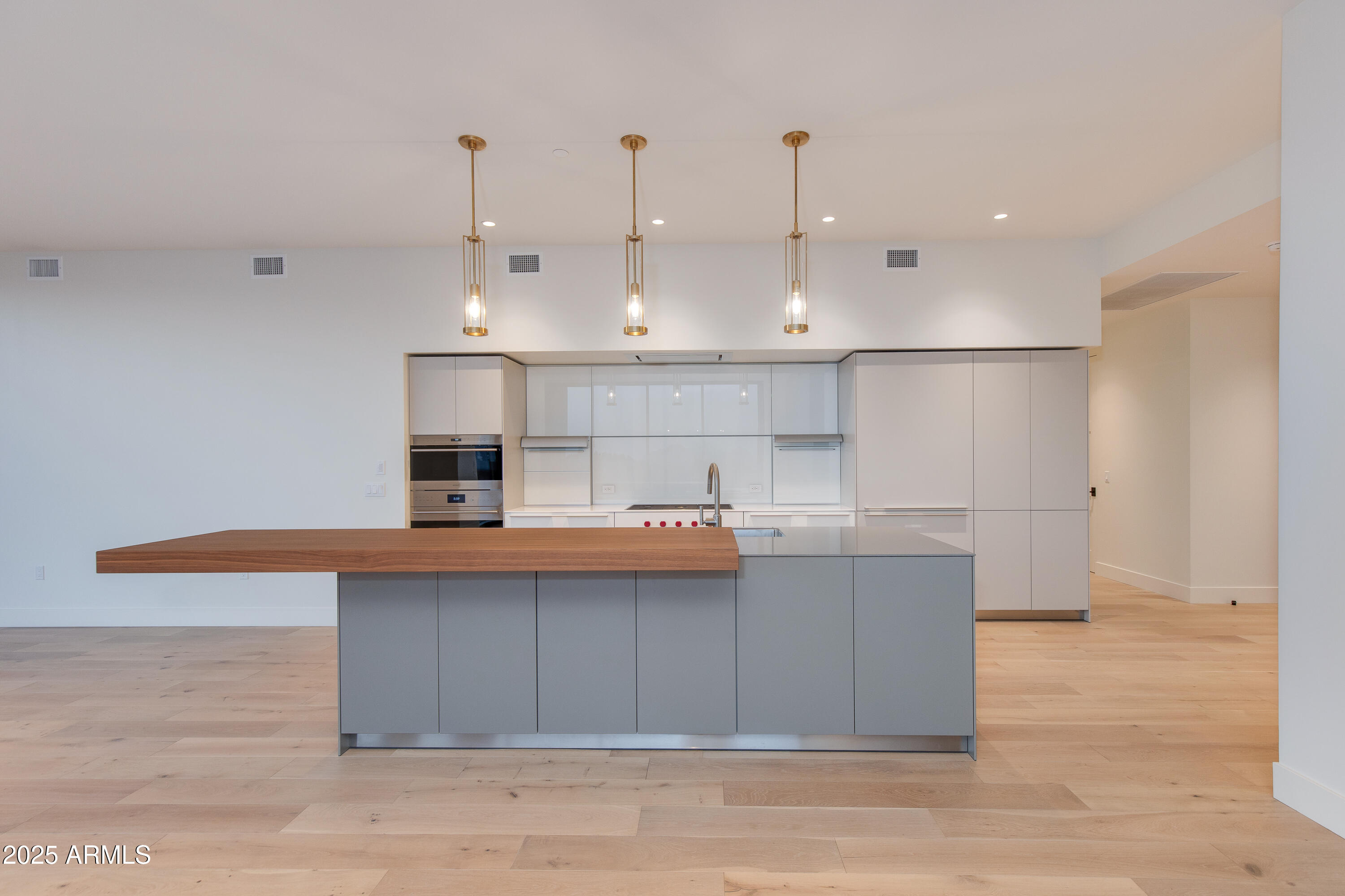 5000 N CAMELBACK RIDGE Drive, 301