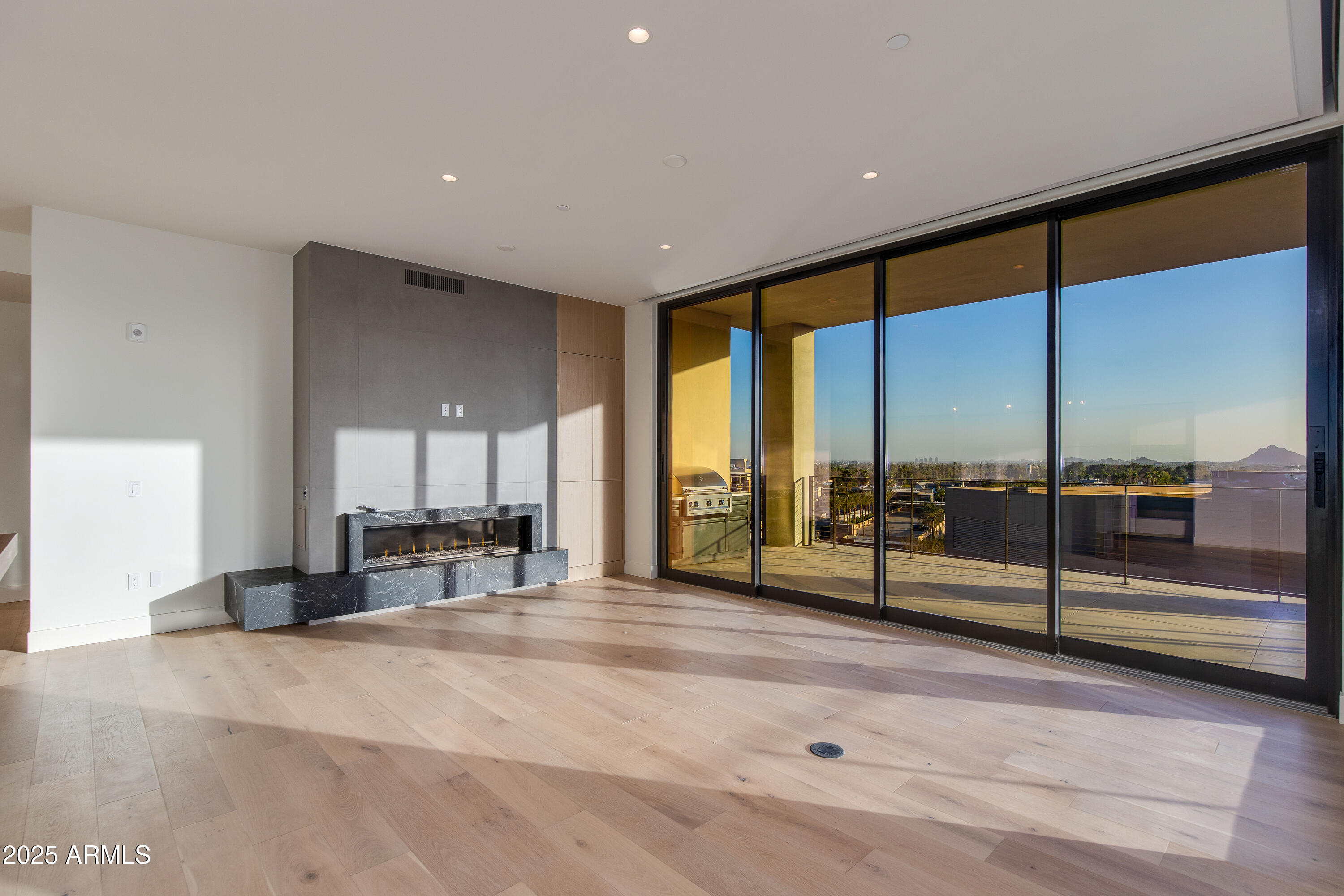 5000 N CAMELBACK RIDGE Drive, 301