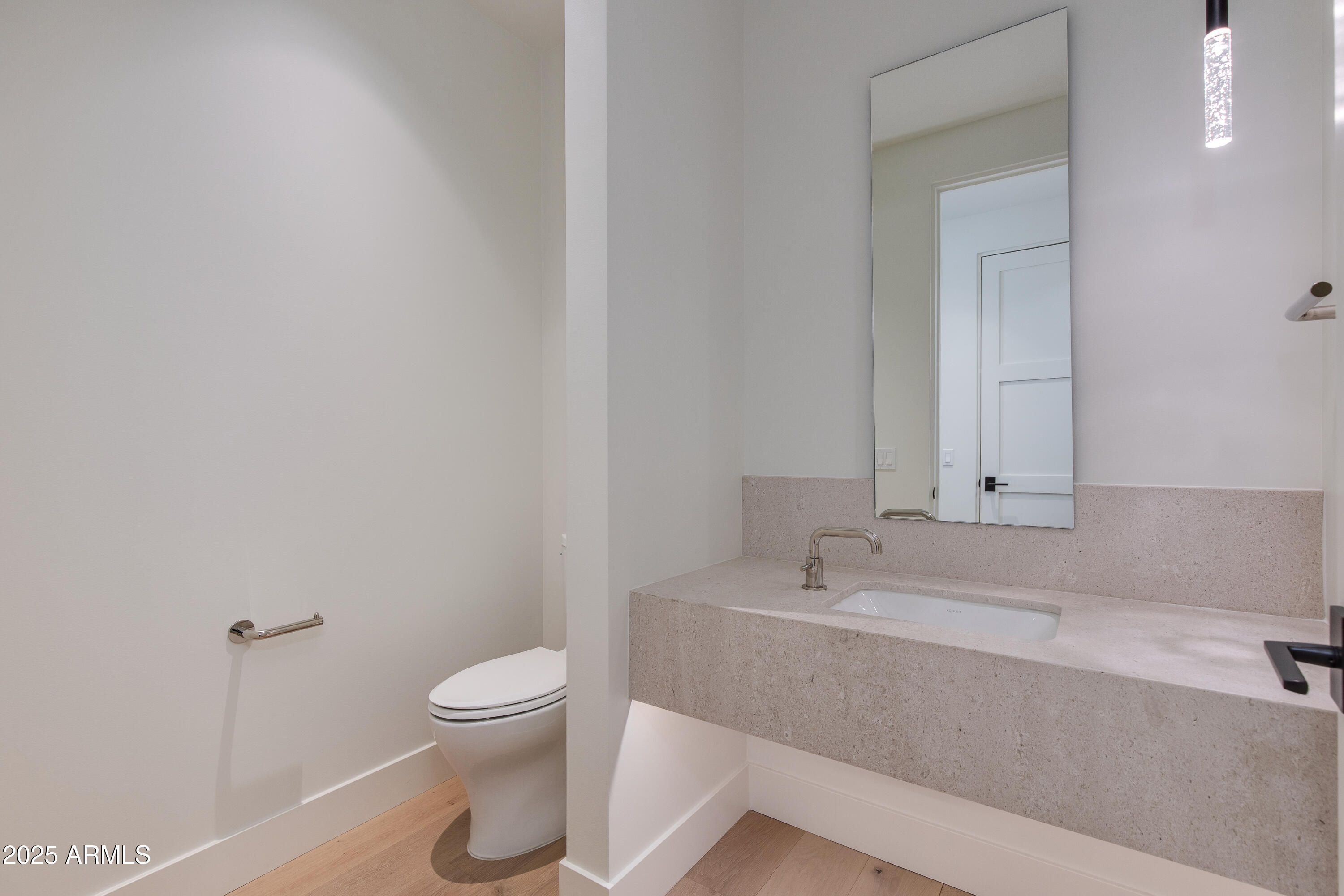 5000 N CAMELBACK RIDGE Drive, 301