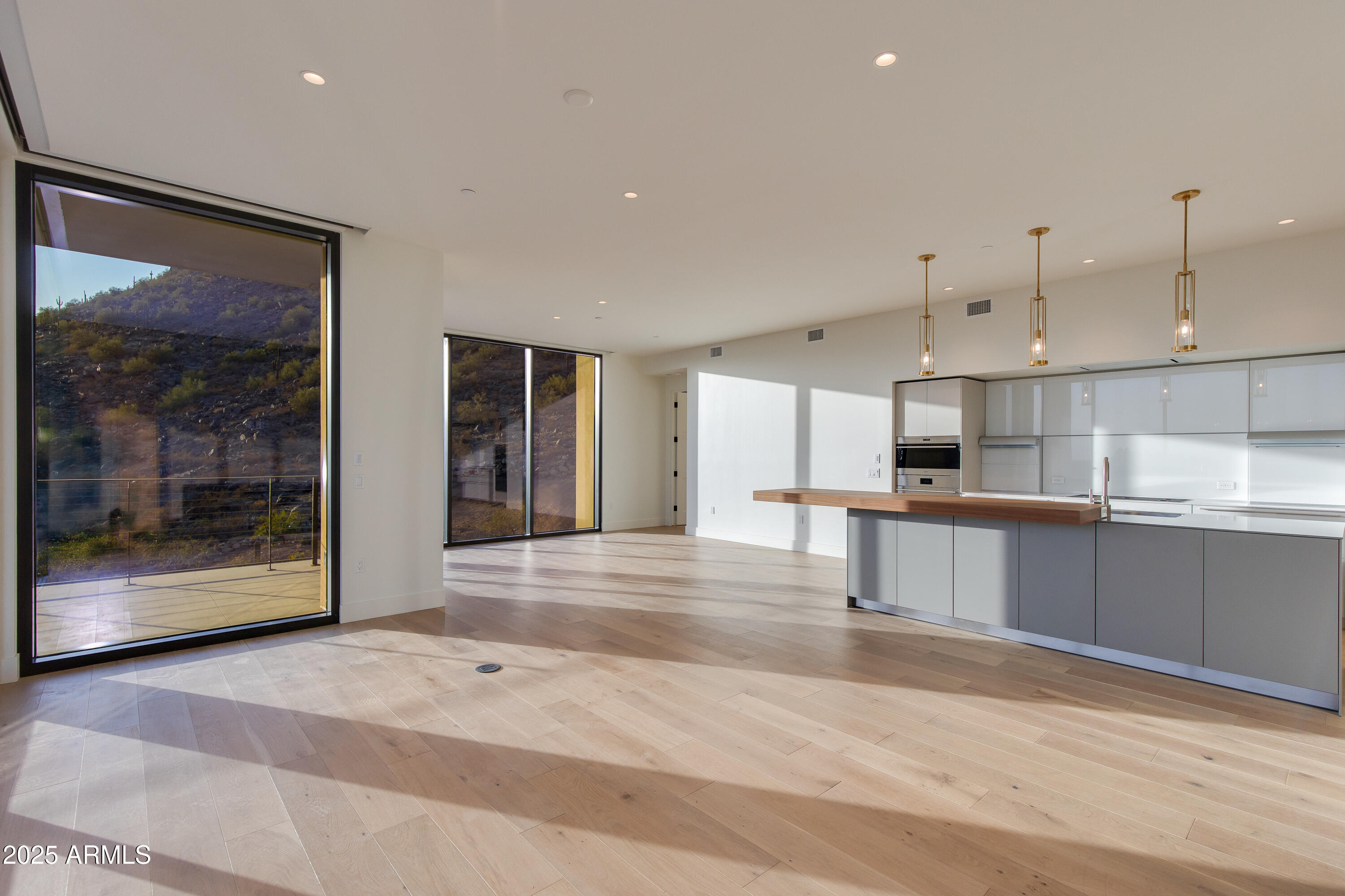 5000 N CAMELBACK RIDGE Drive, 301