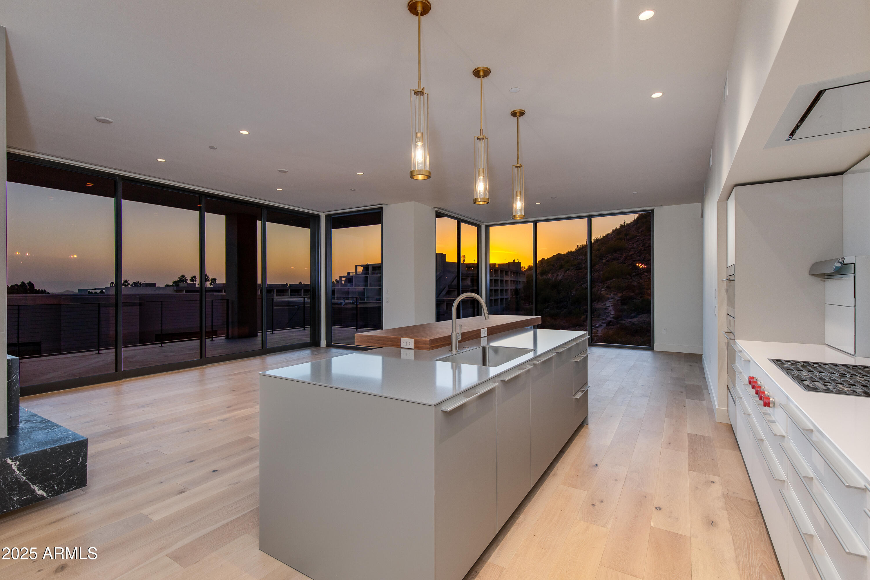 5000 N CAMELBACK RIDGE Drive, 301