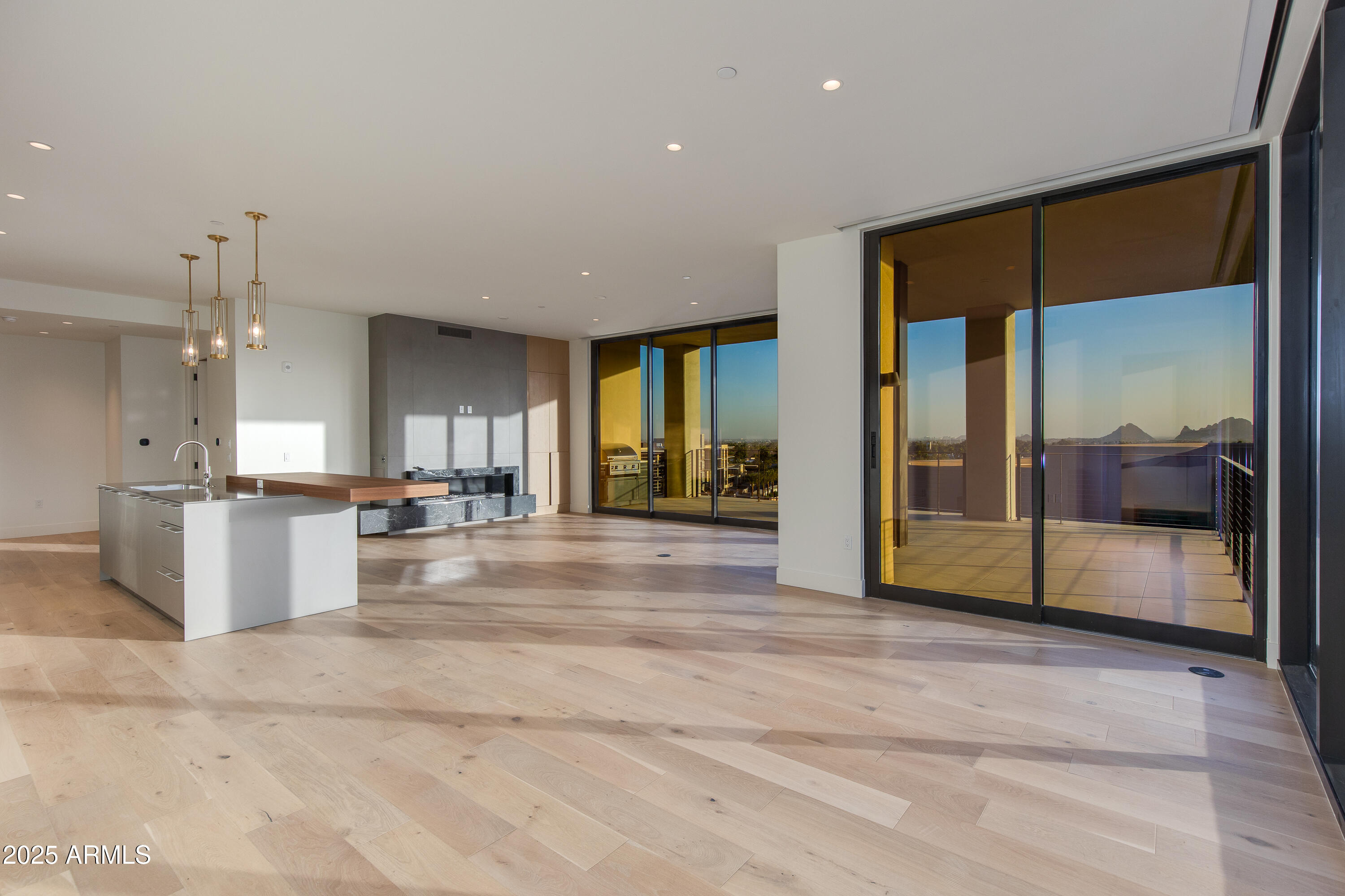 5000 N CAMELBACK RIDGE Drive, 301