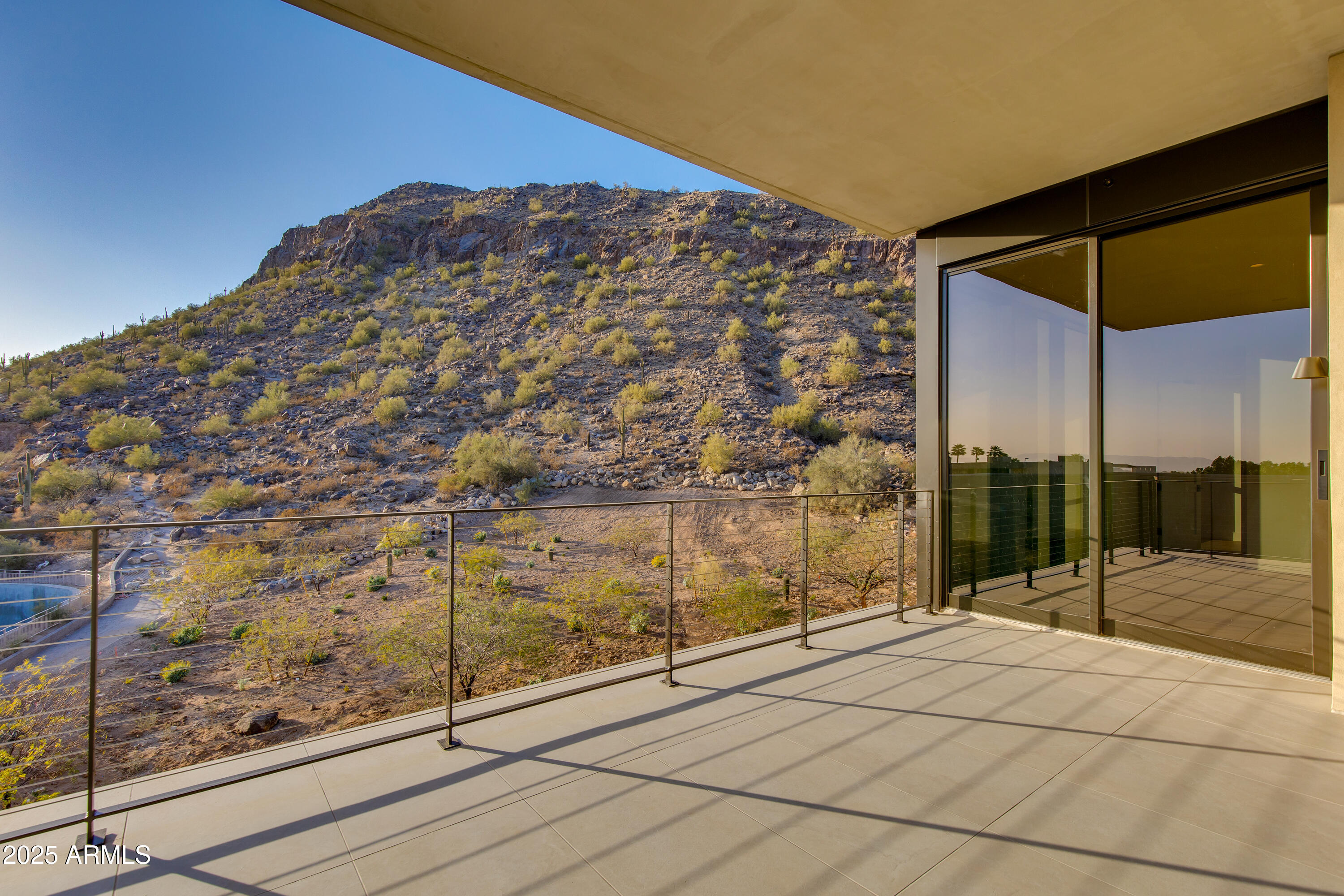 5000 N CAMELBACK RIDGE Drive, 301