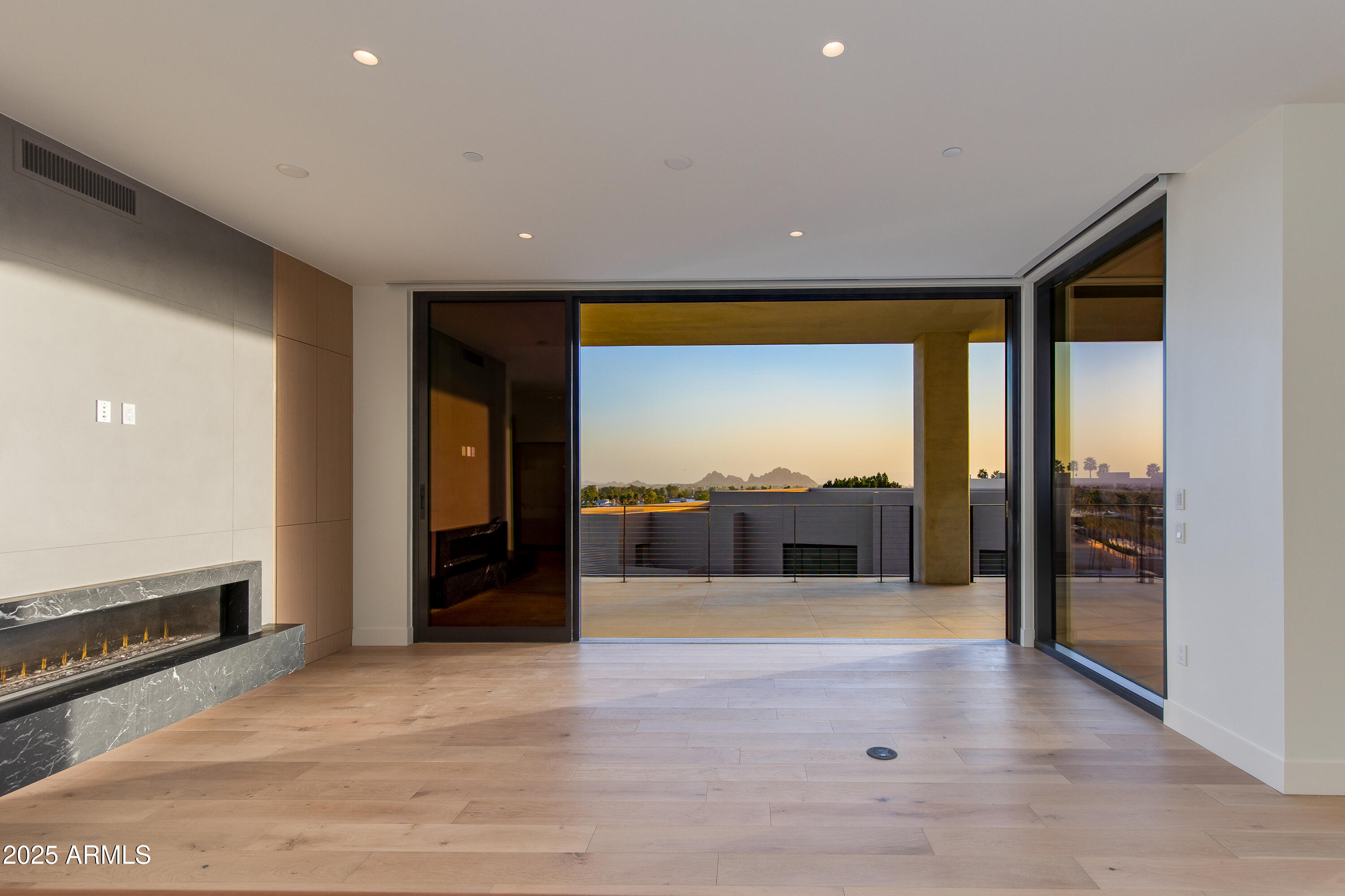 5000 N CAMELBACK RIDGE Drive, 301