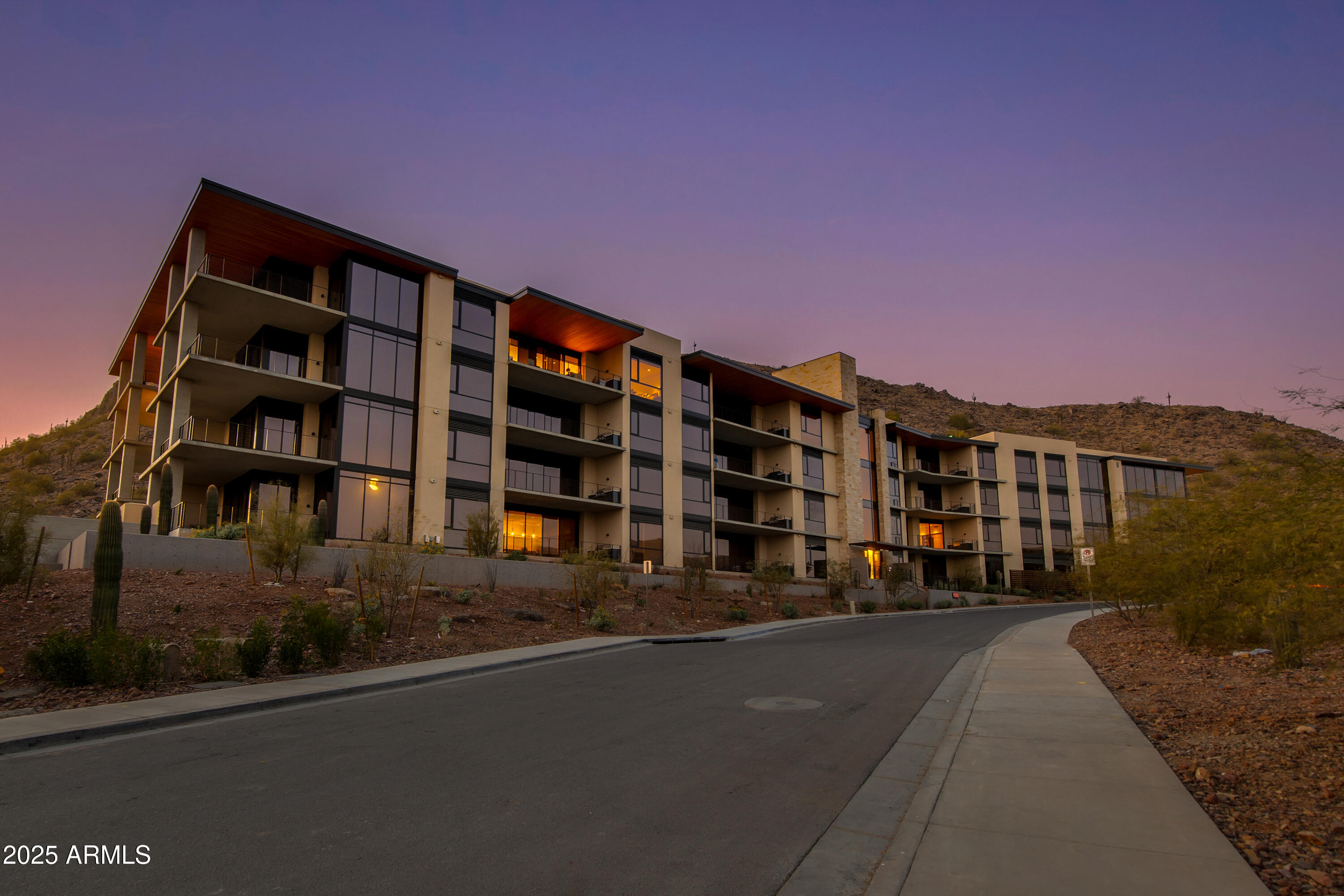 5000 N CAMELBACK RIDGE Drive, 301