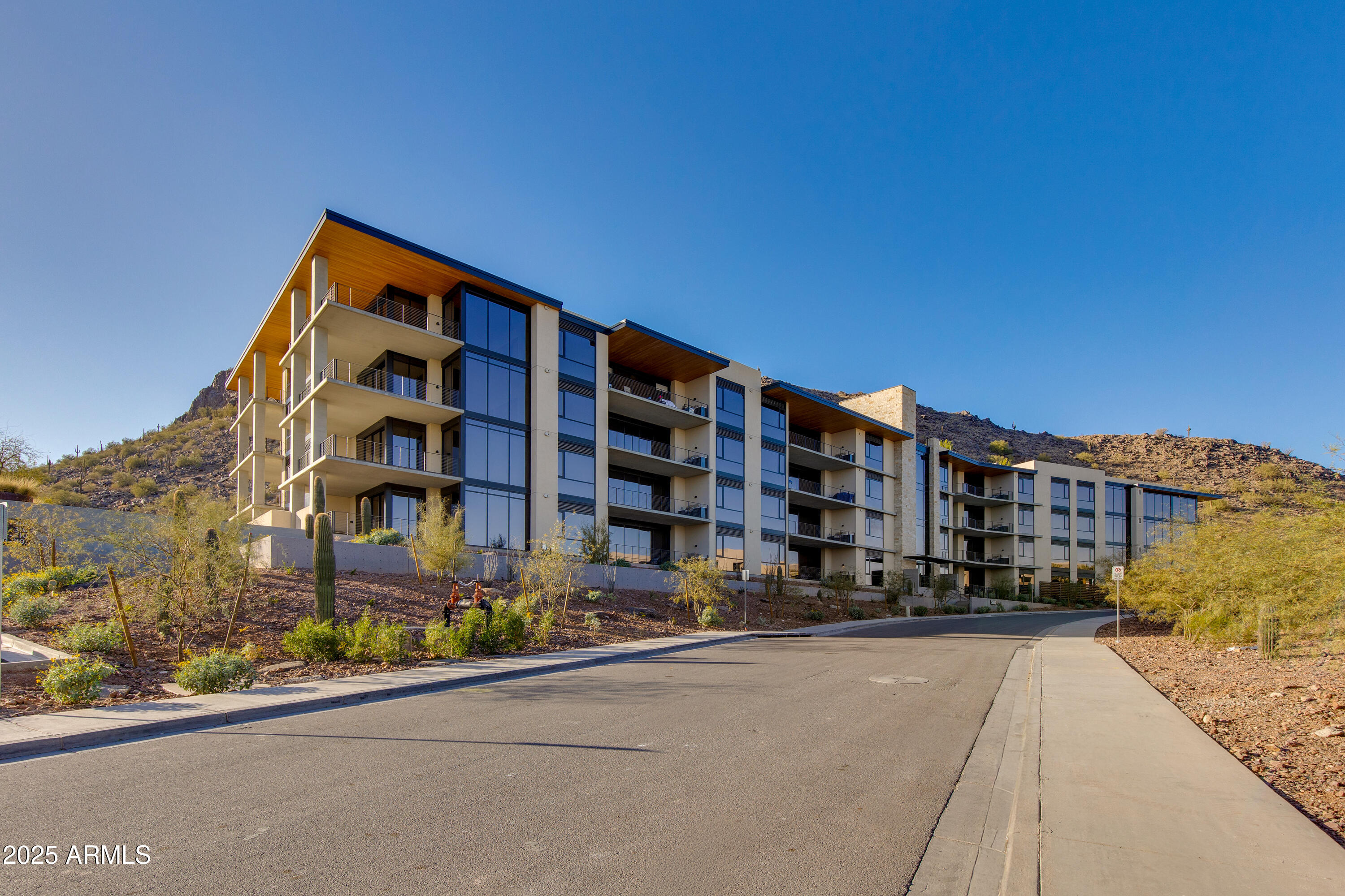 5000 N CAMELBACK RIDGE Drive, 301