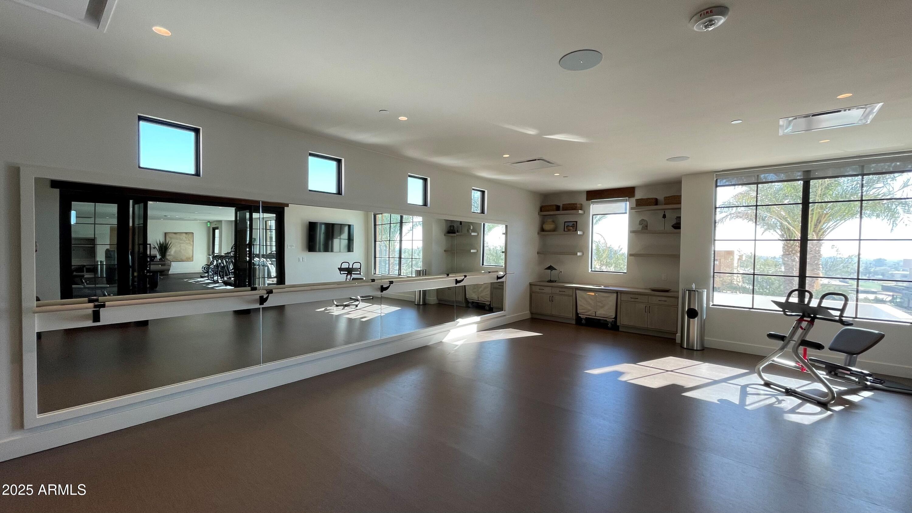 5000 N CAMELBACK RIDGE Drive, 301