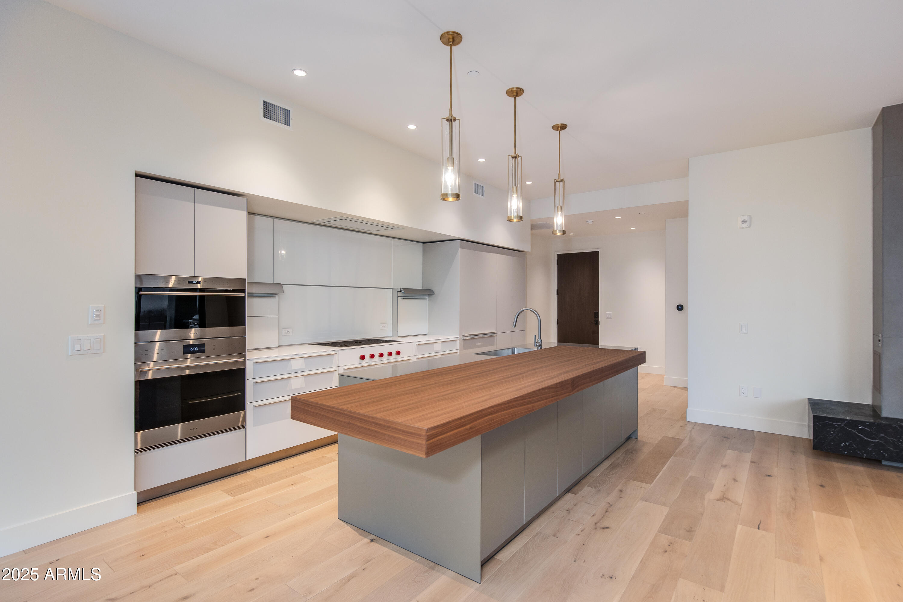 5000 N CAMELBACK RIDGE Drive, 301