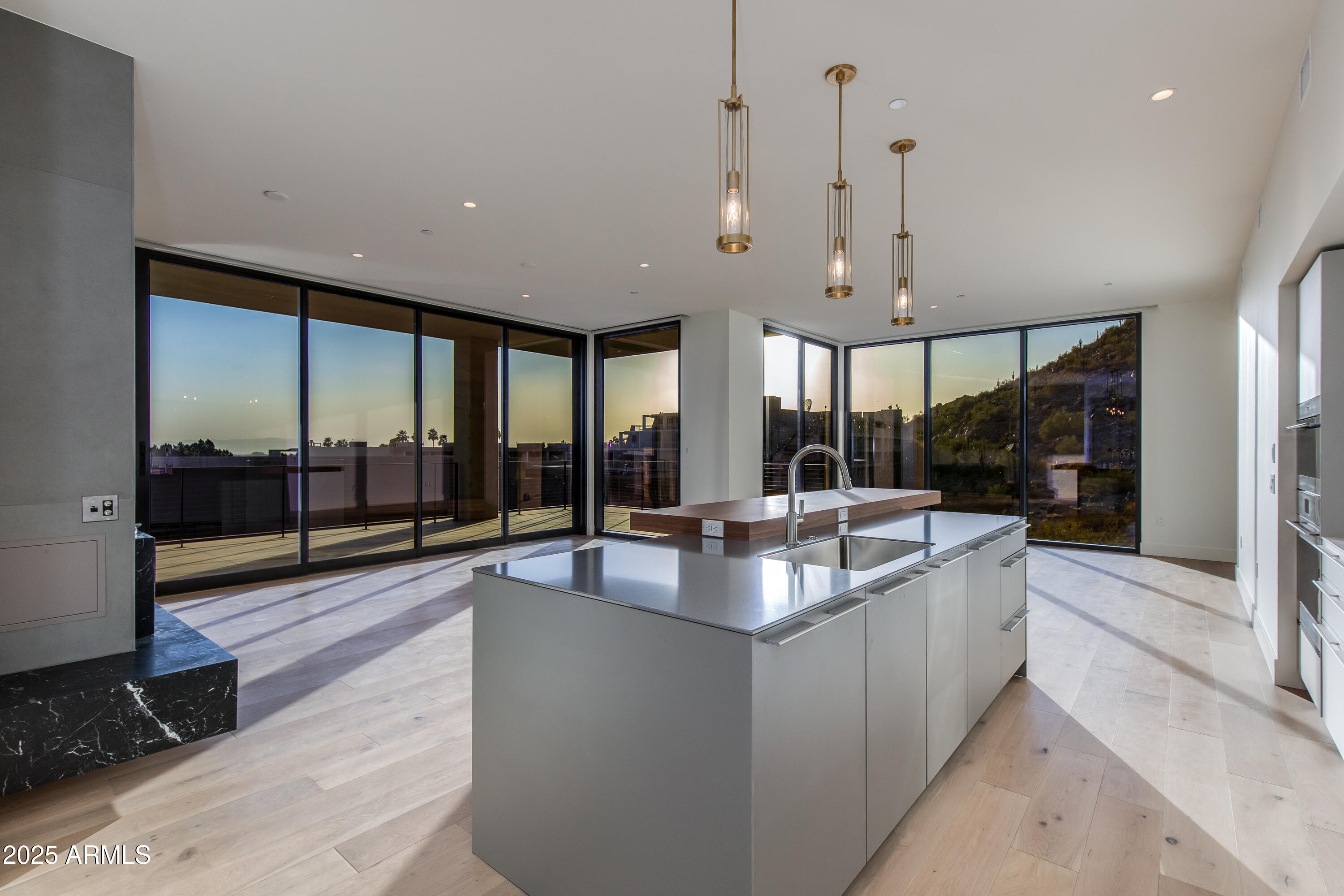 5000 N CAMELBACK RIDGE Drive, 301