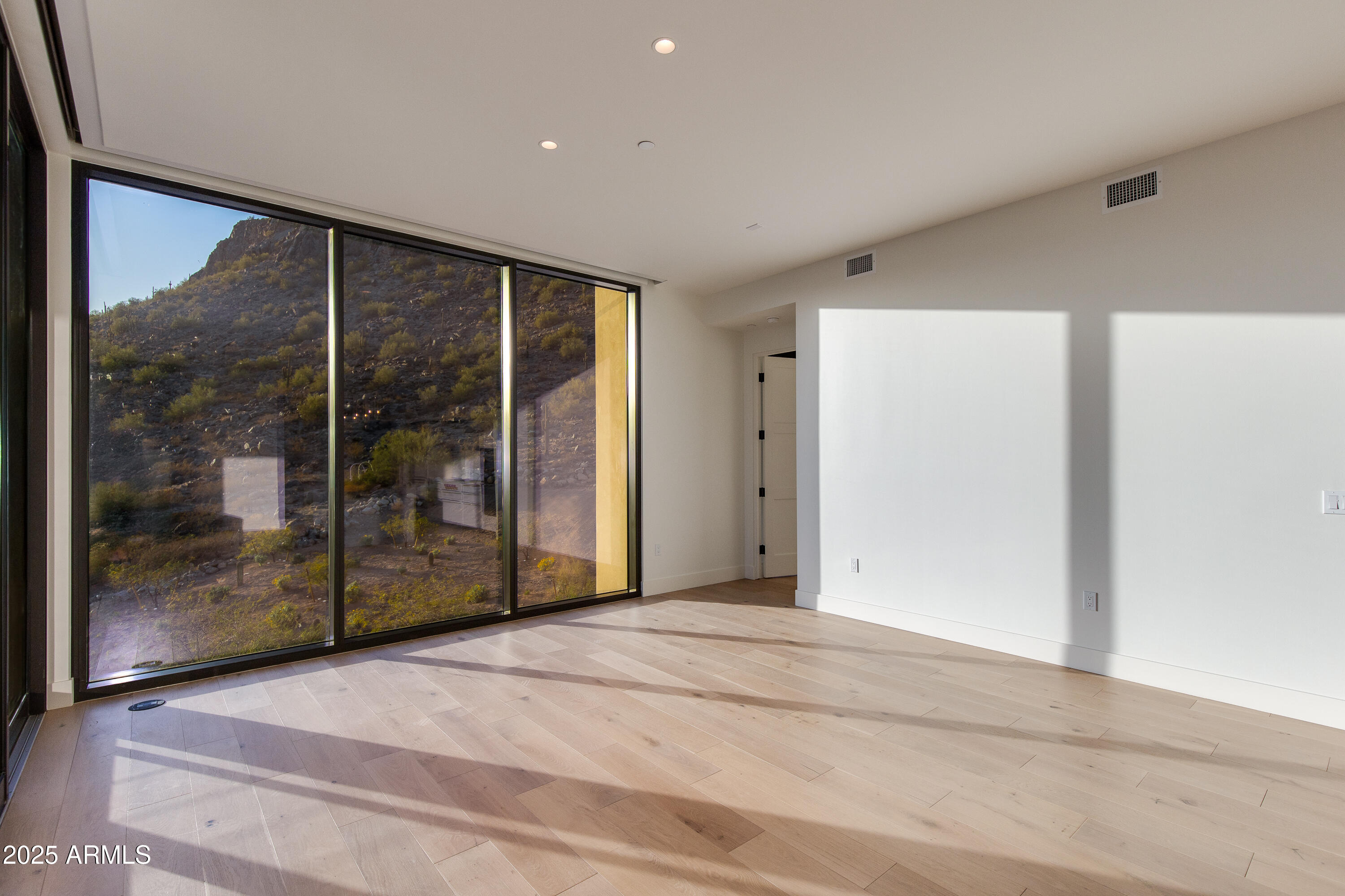 5000 N CAMELBACK RIDGE Drive, 301