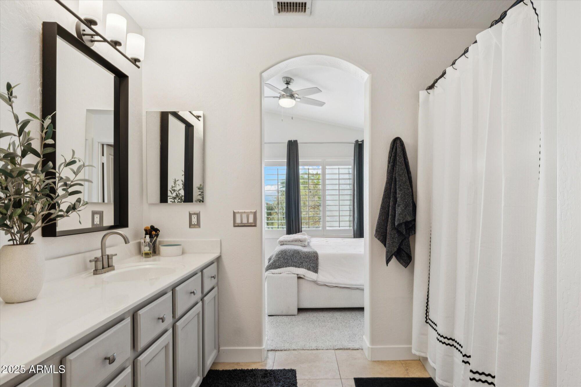 10252 E BUTHERUS Drive