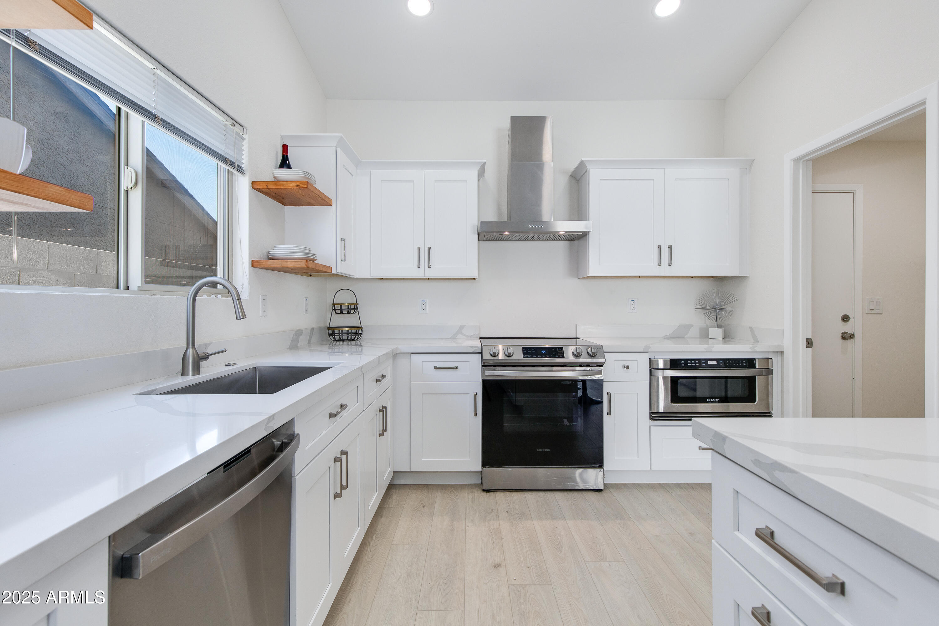 6250 E CAROLINA Drive