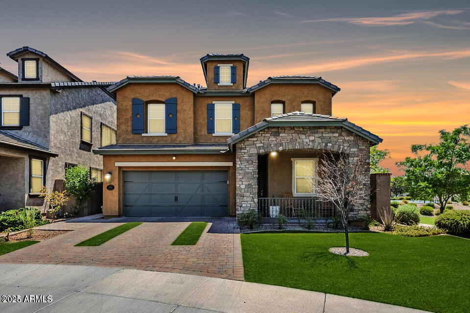 10515 E NOPAL Avenue